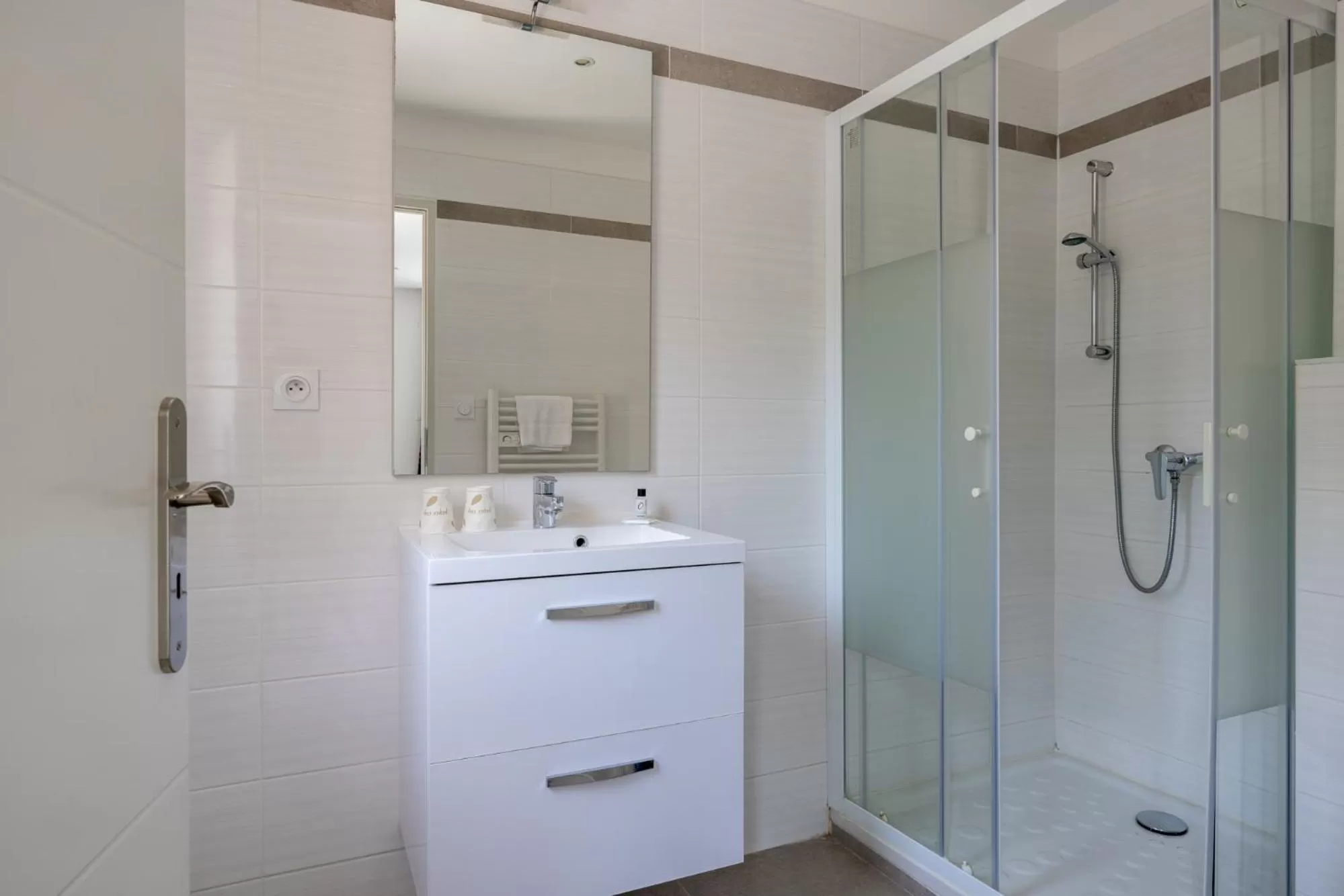 Shower in The Originals City, Hôtel Les Bastides du Gapeau