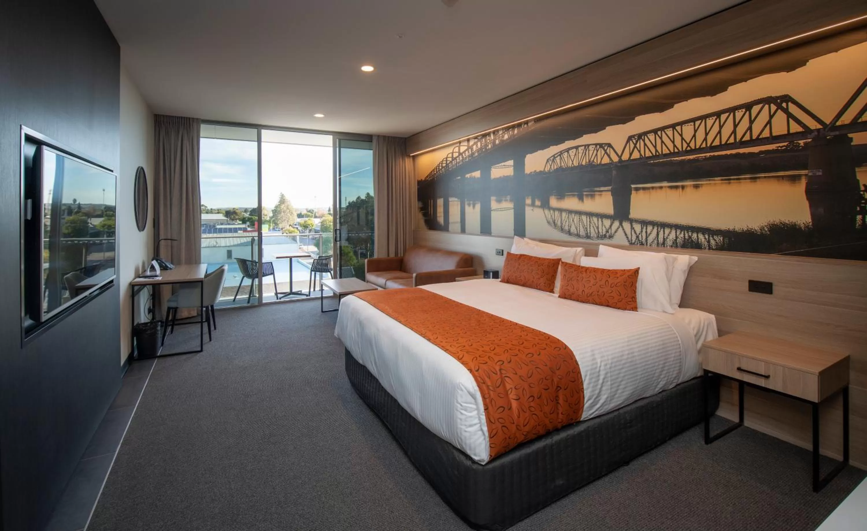 City Balcony Suite in Bridgeport Hotel