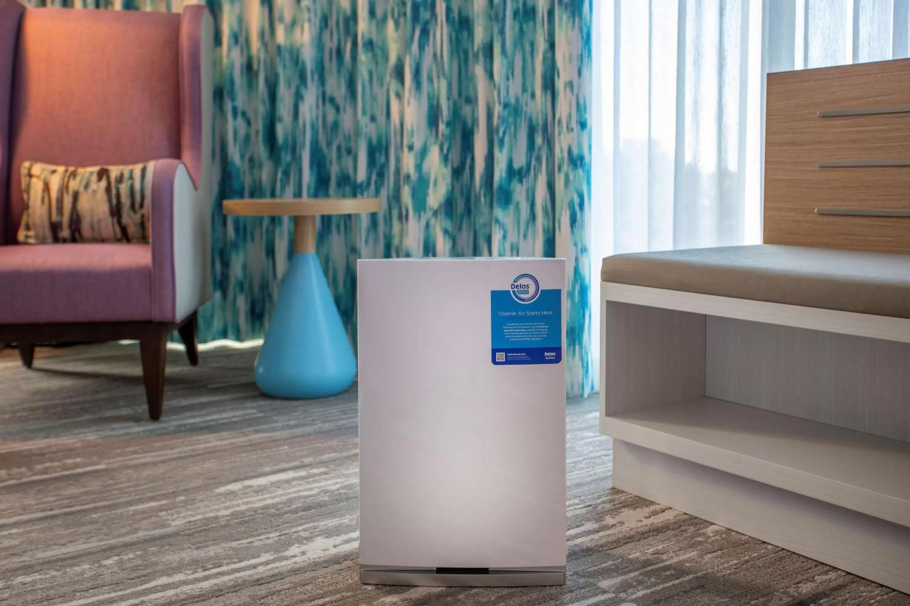 Living room, Bed in Hilton Garden Inn Boston Brookline, Ma