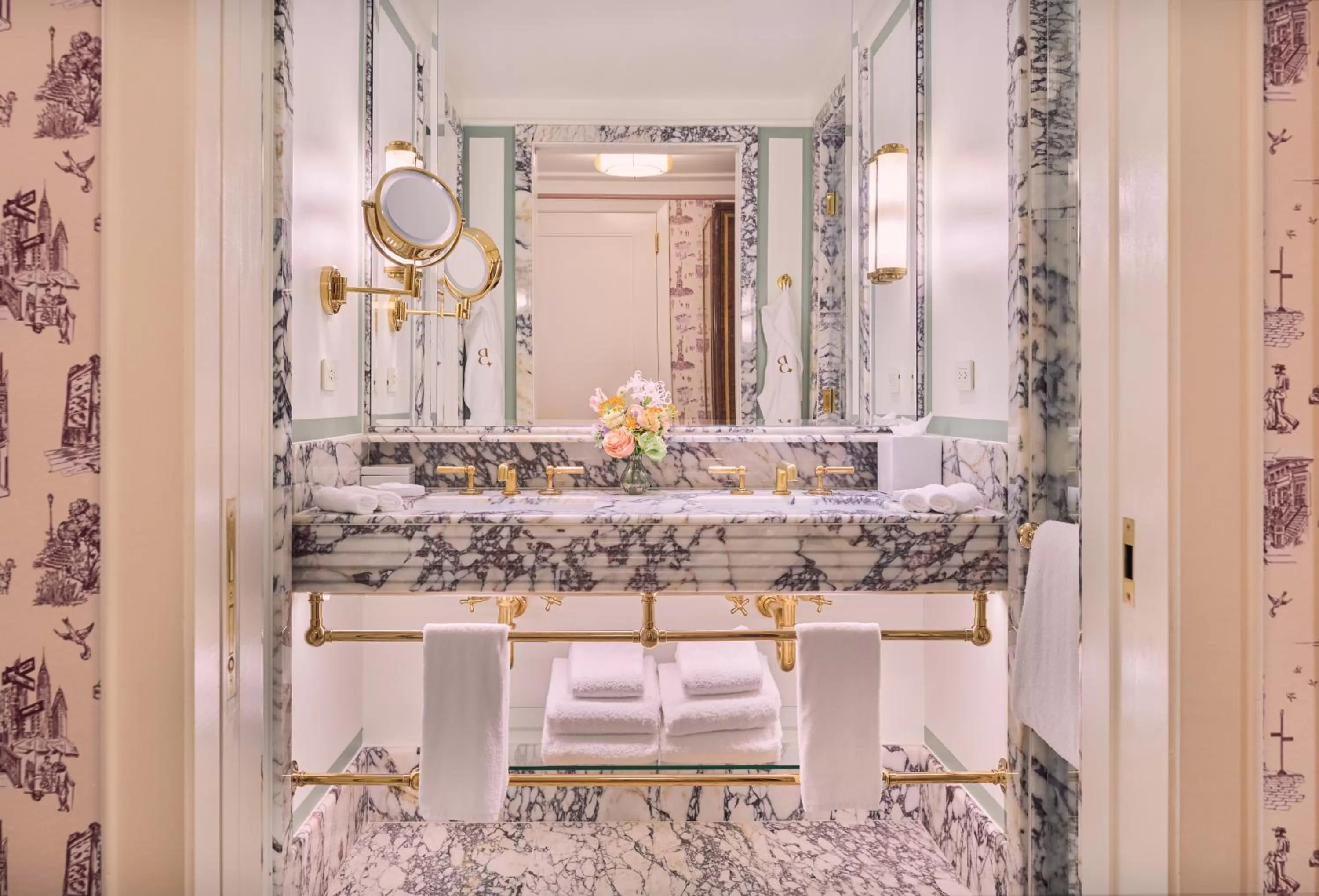 Bathroom in Fouquet's New York