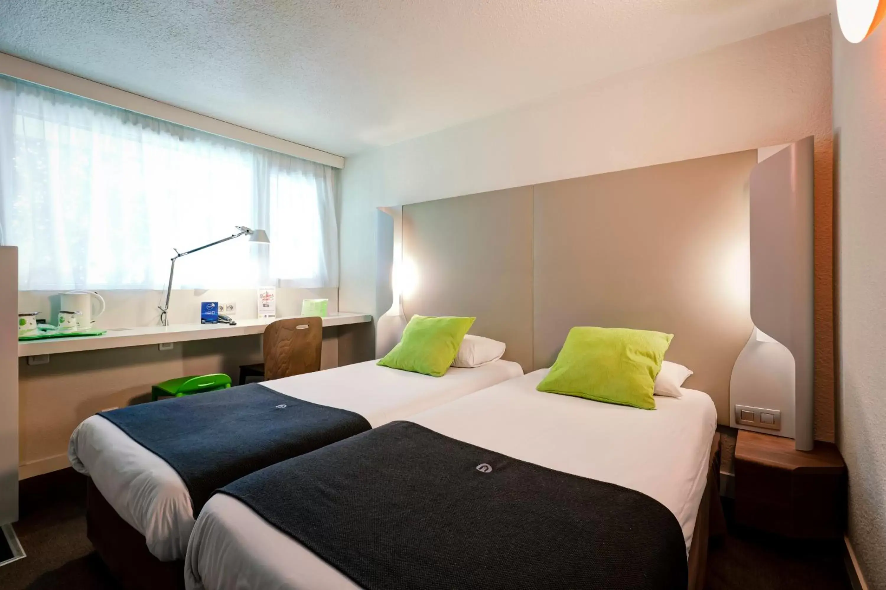 Twin Room in Campanile Genève - Ferney-Voltaire Twin Room in Campanile Genève - Ferney-Voltaire