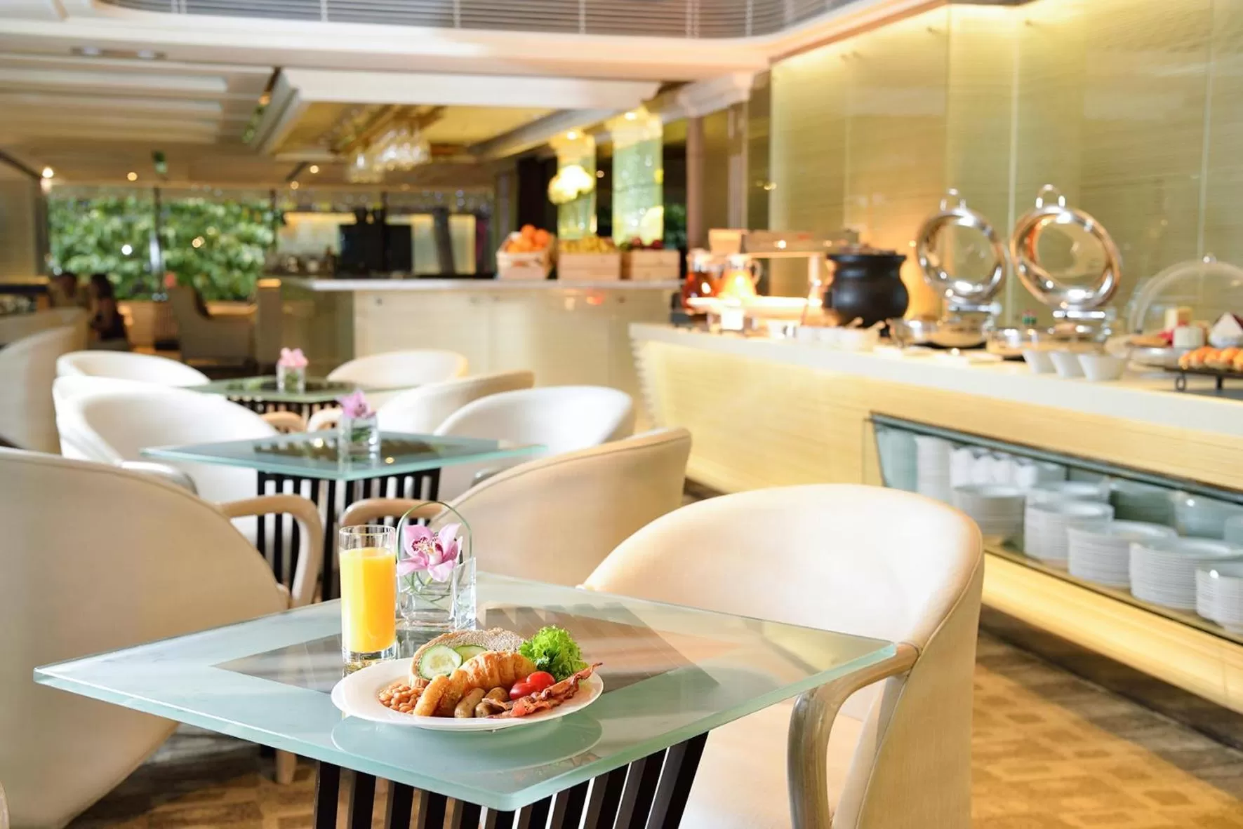 Food and drinks in Regal Kowloon Hotel