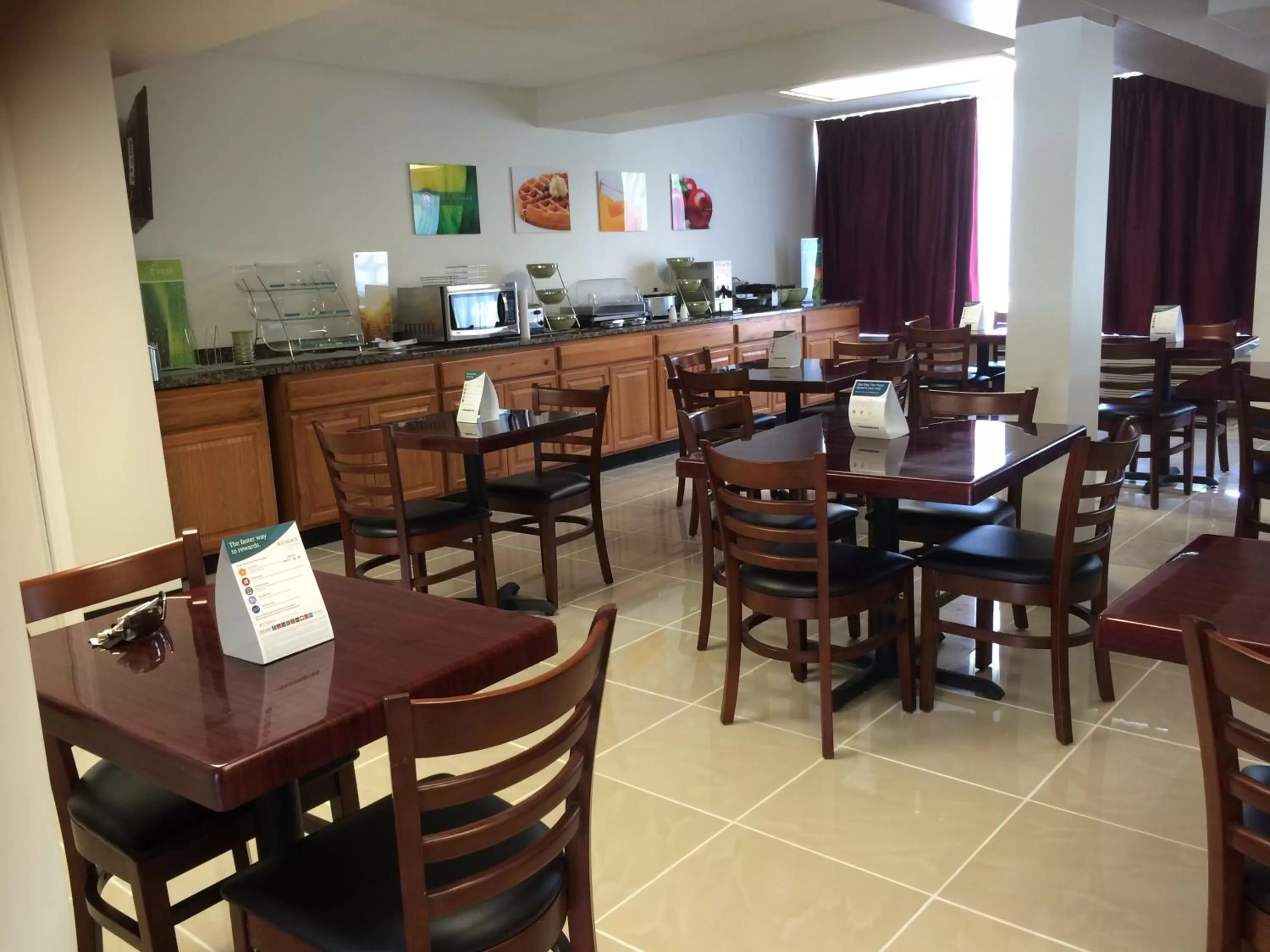 Restaurant/places to eat in Days Inn by Wyndham Hartsfield Jackson Atlanta Airport West