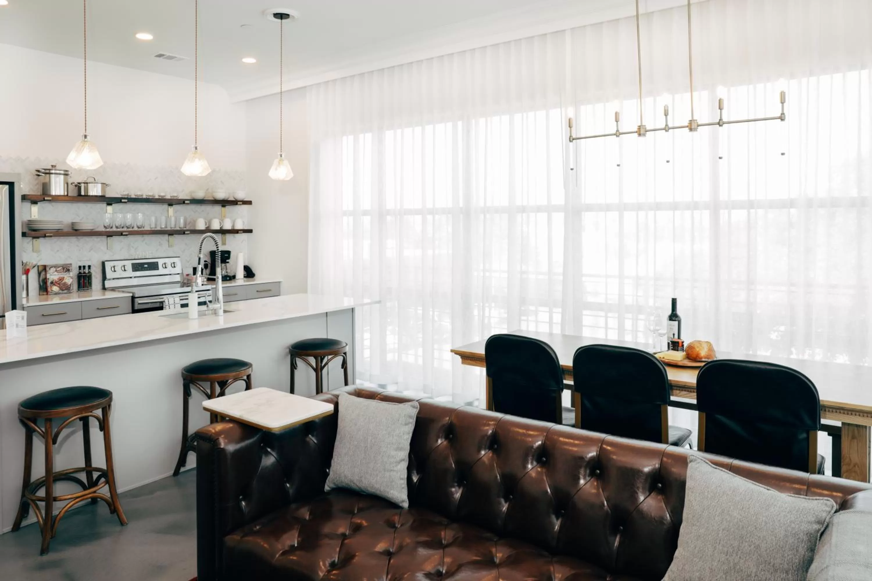 Kitchen or kitchenette in Colton House Hotel