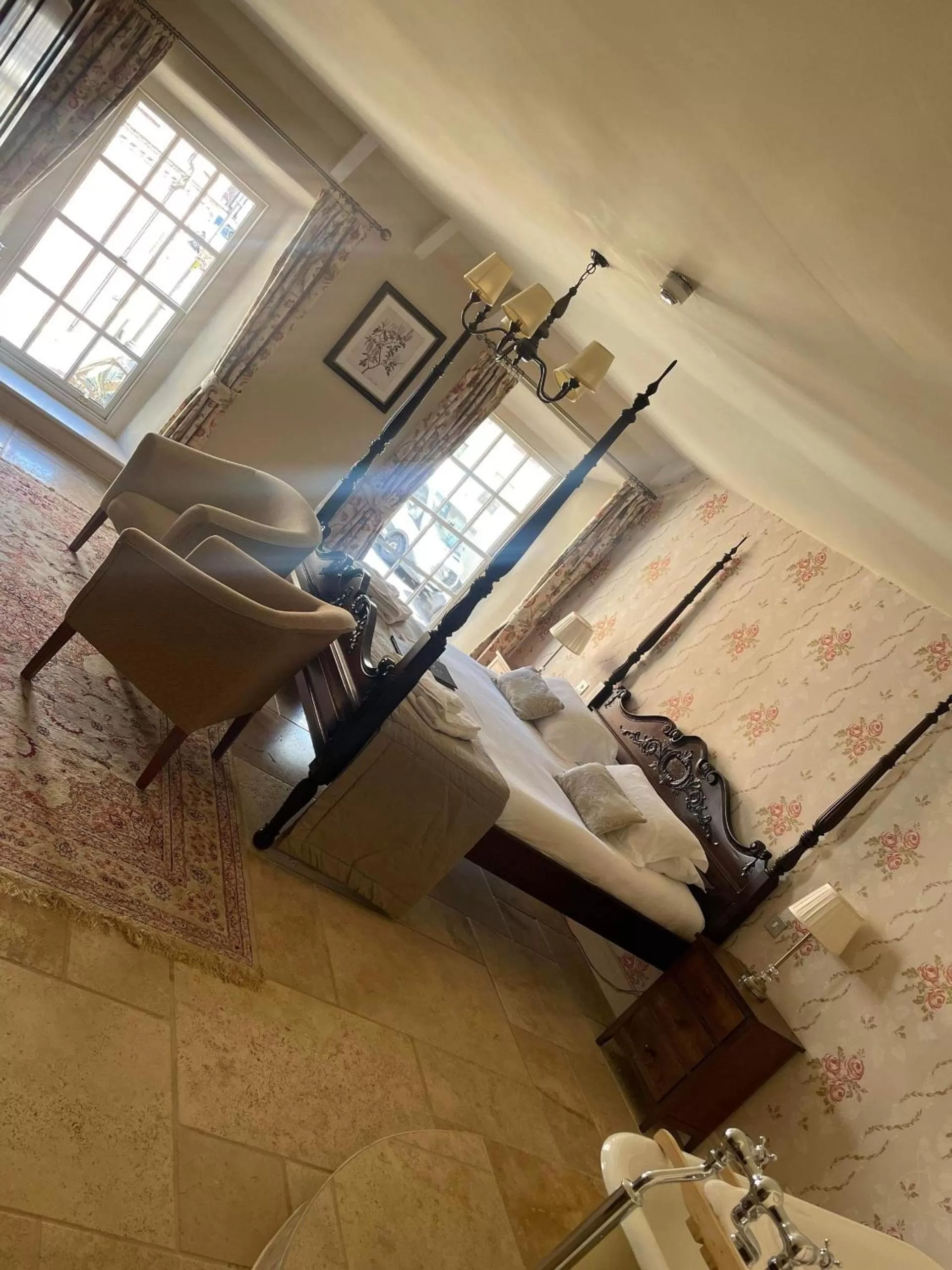 Bedroom, Bed in The George Inn