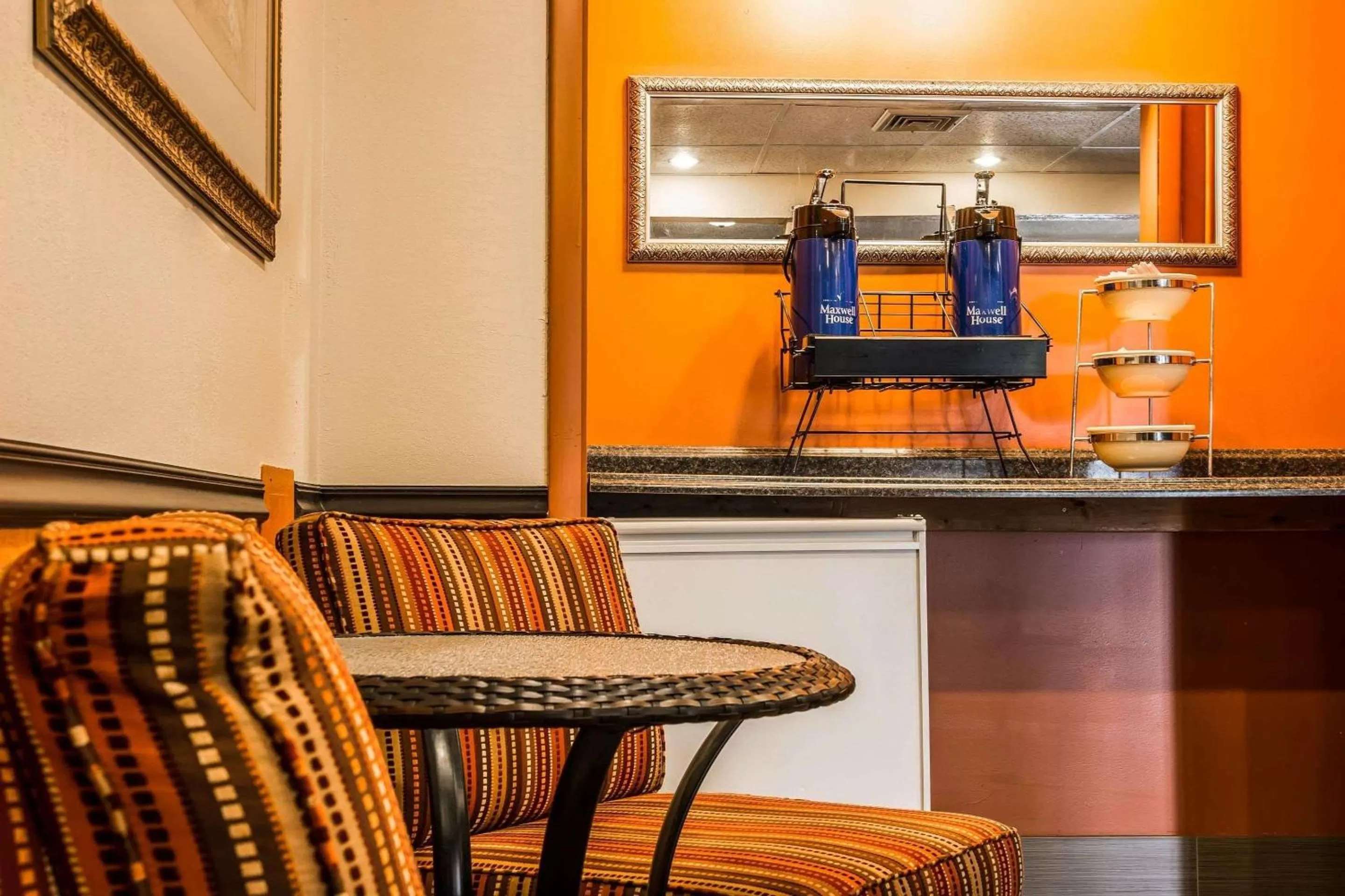 Lobby or reception in Rodeway Inn Muskegon Airport