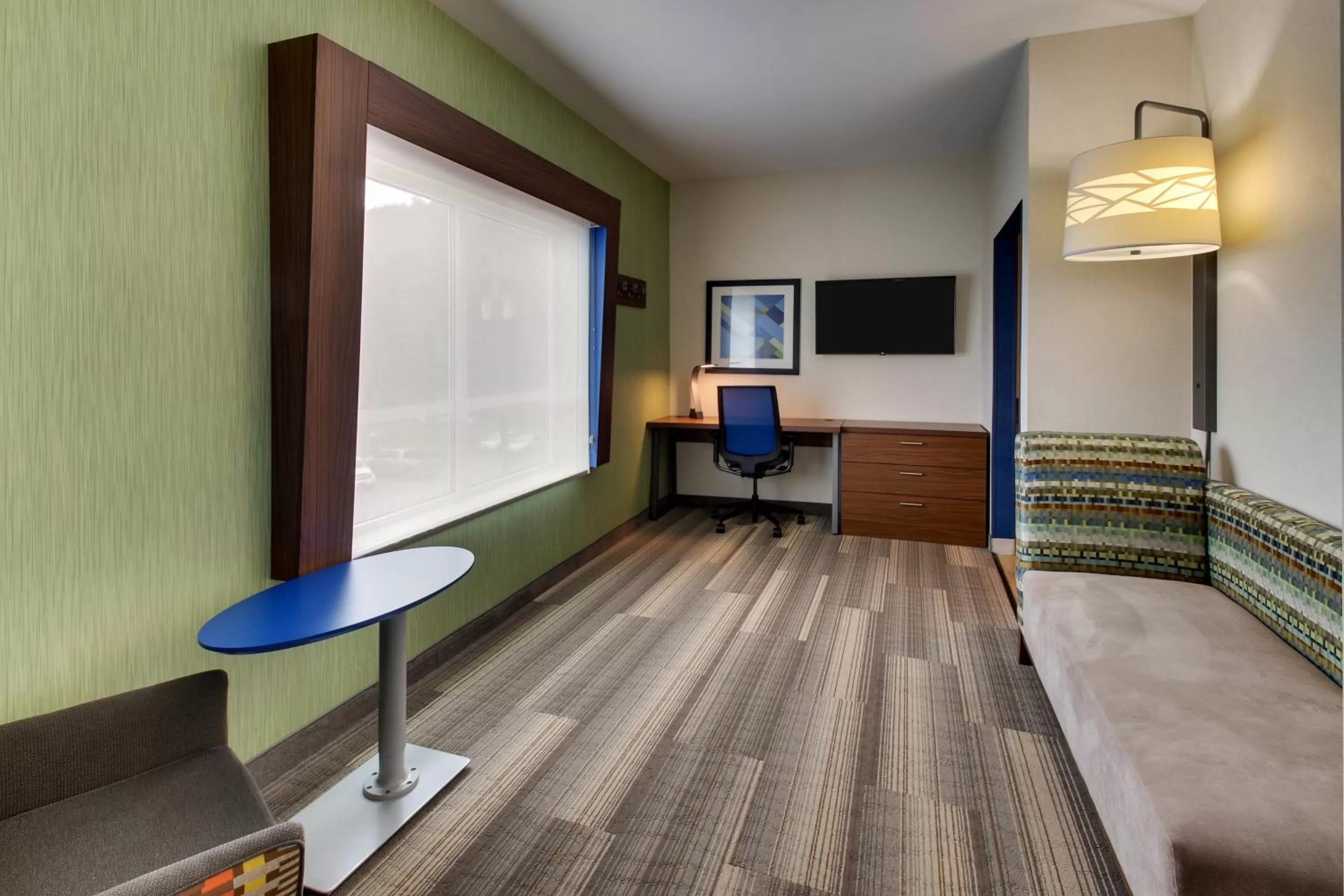 Photo of the whole room, Bed in Holiday Inn Express & Suites Ithaca by IHG