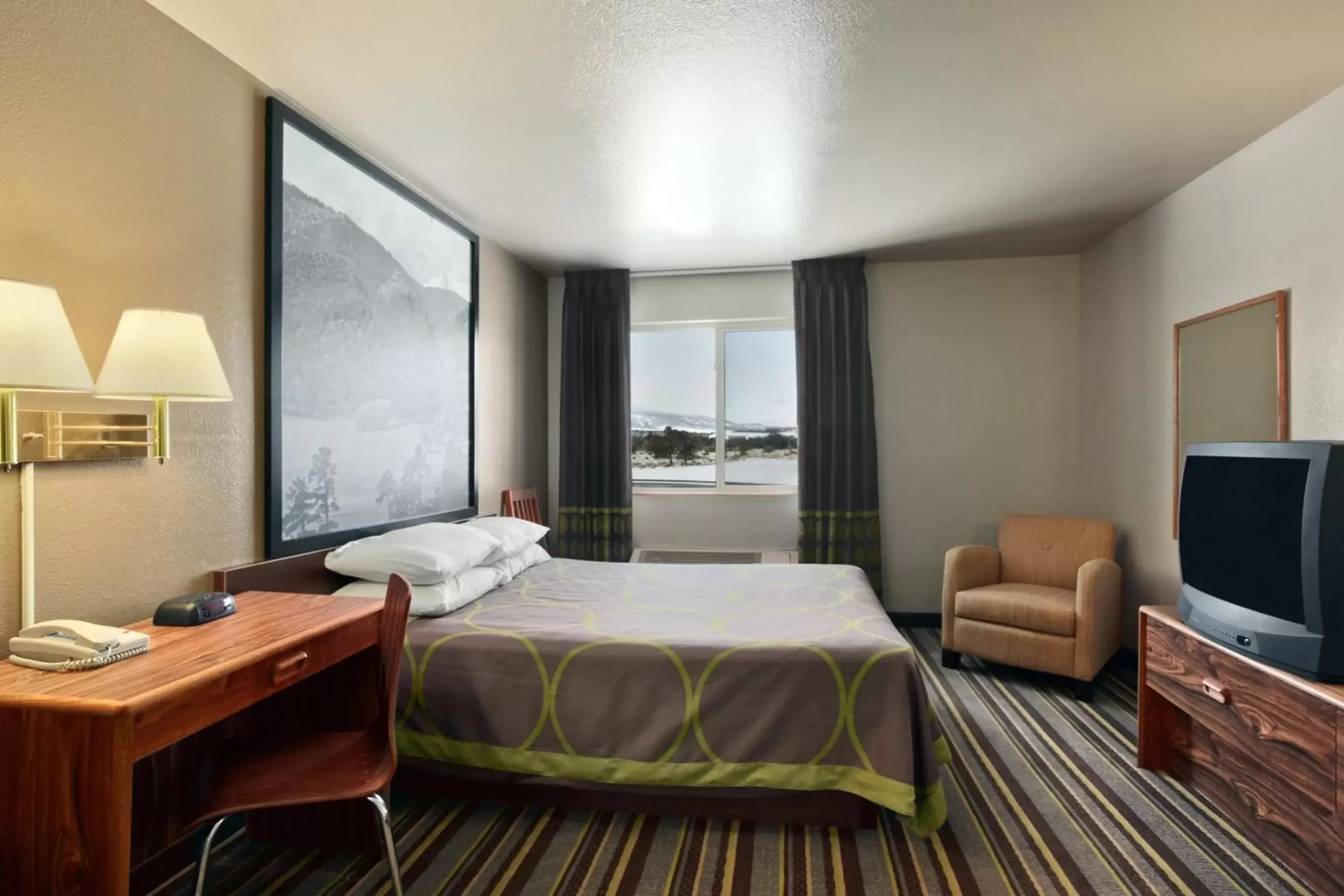 Queen Room with Mountain View - Non-Smoking in Super 8 by Wyndham Buena Vista Queen Room with Mountain View - Non-Smoking in Super 8 by Wyndham Buena Vista