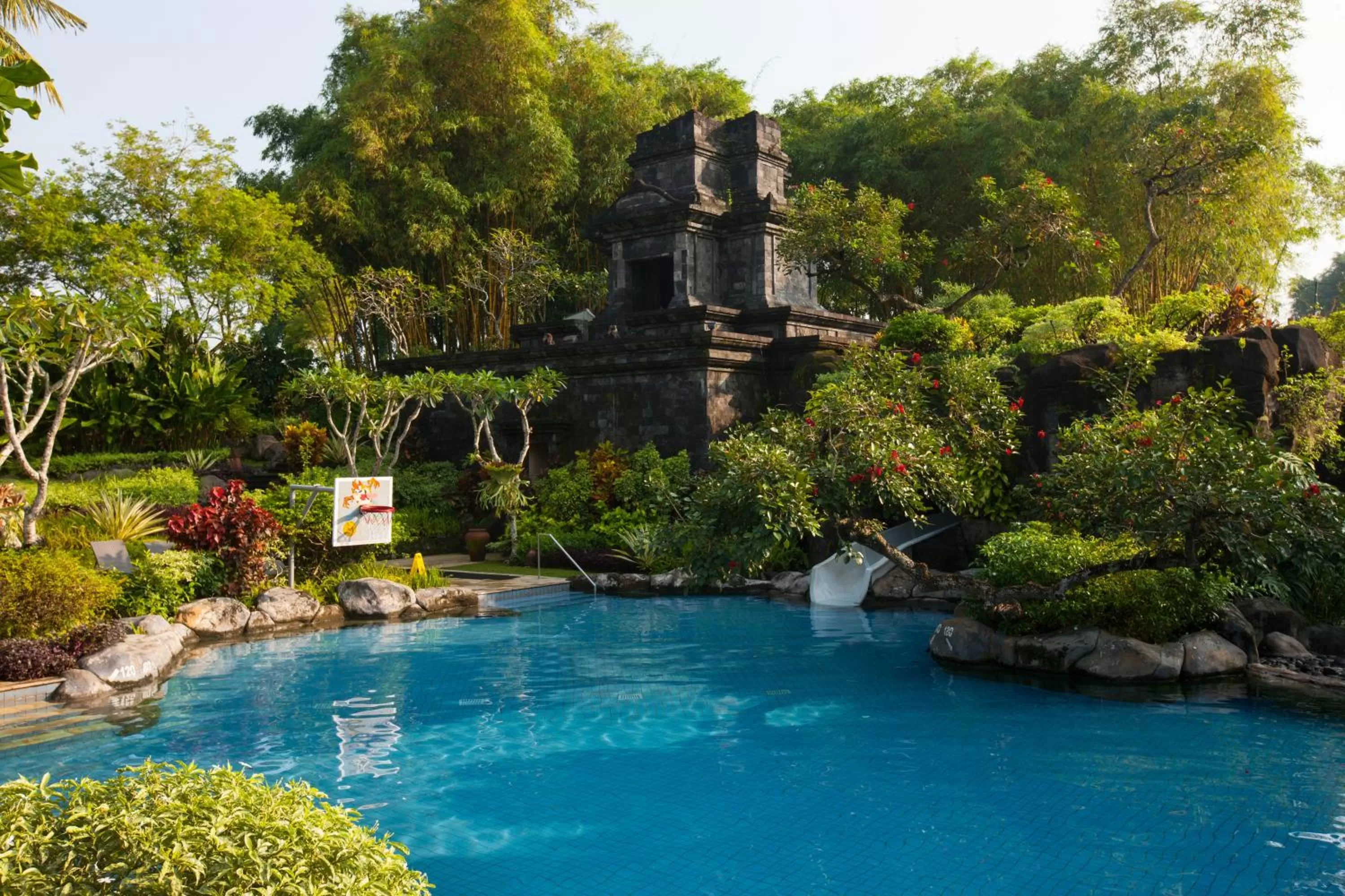 Swimming pool in Hyatt Regency Yogyakarta