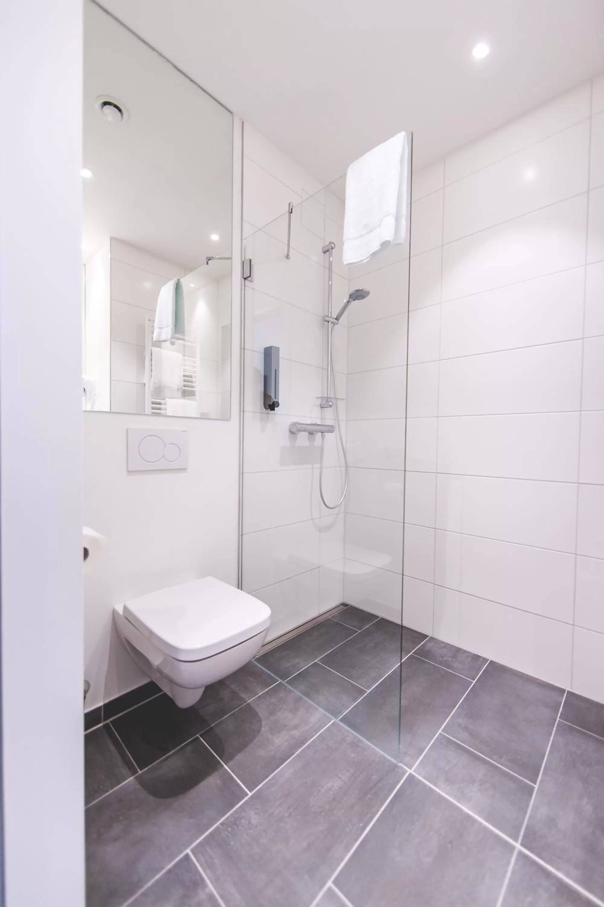 Bathroom in Best Western Plaza Hotel Mannheim