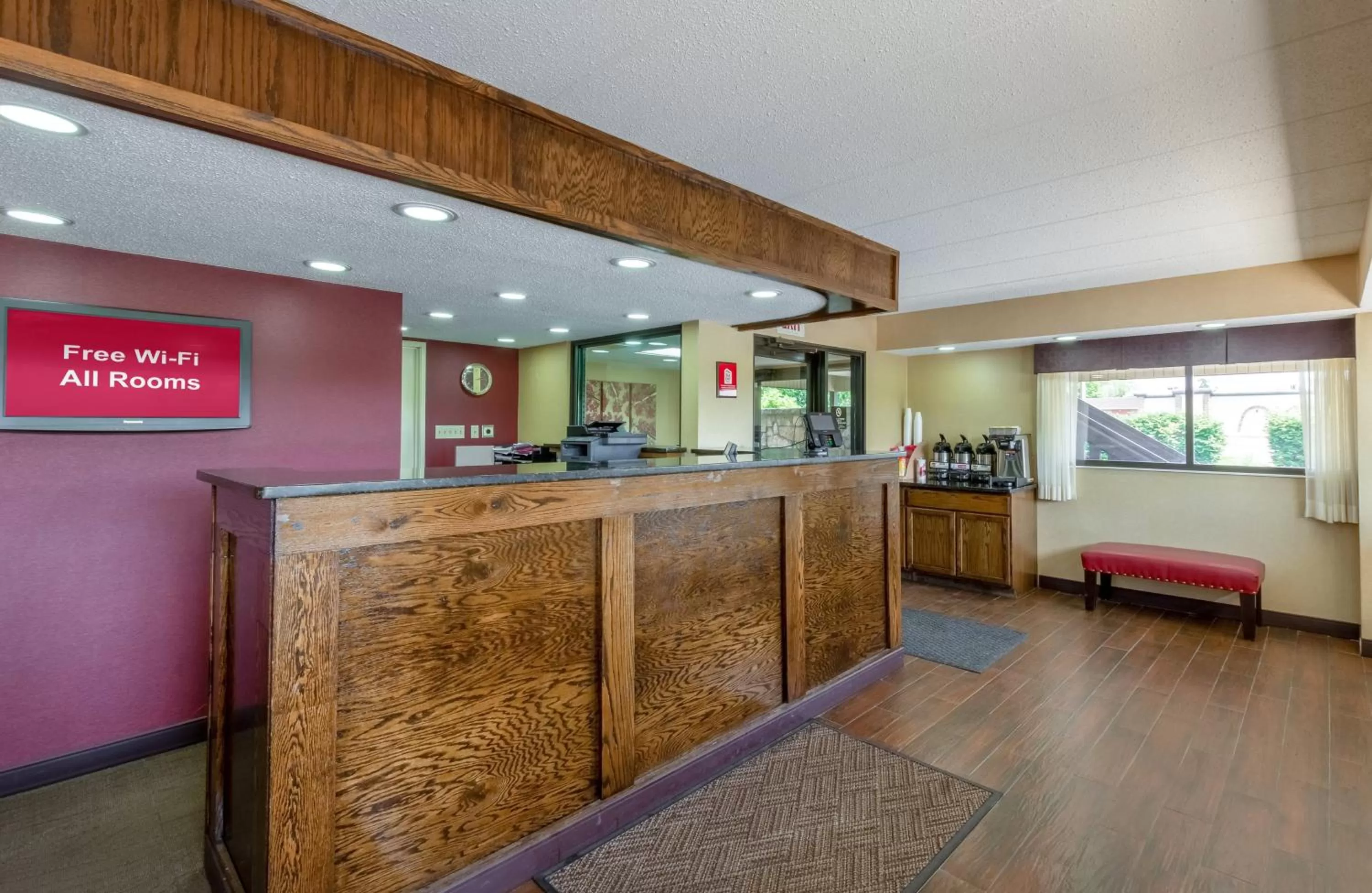 Lobby or reception in Red Roof Inn Kalamazoo East – Expo Center