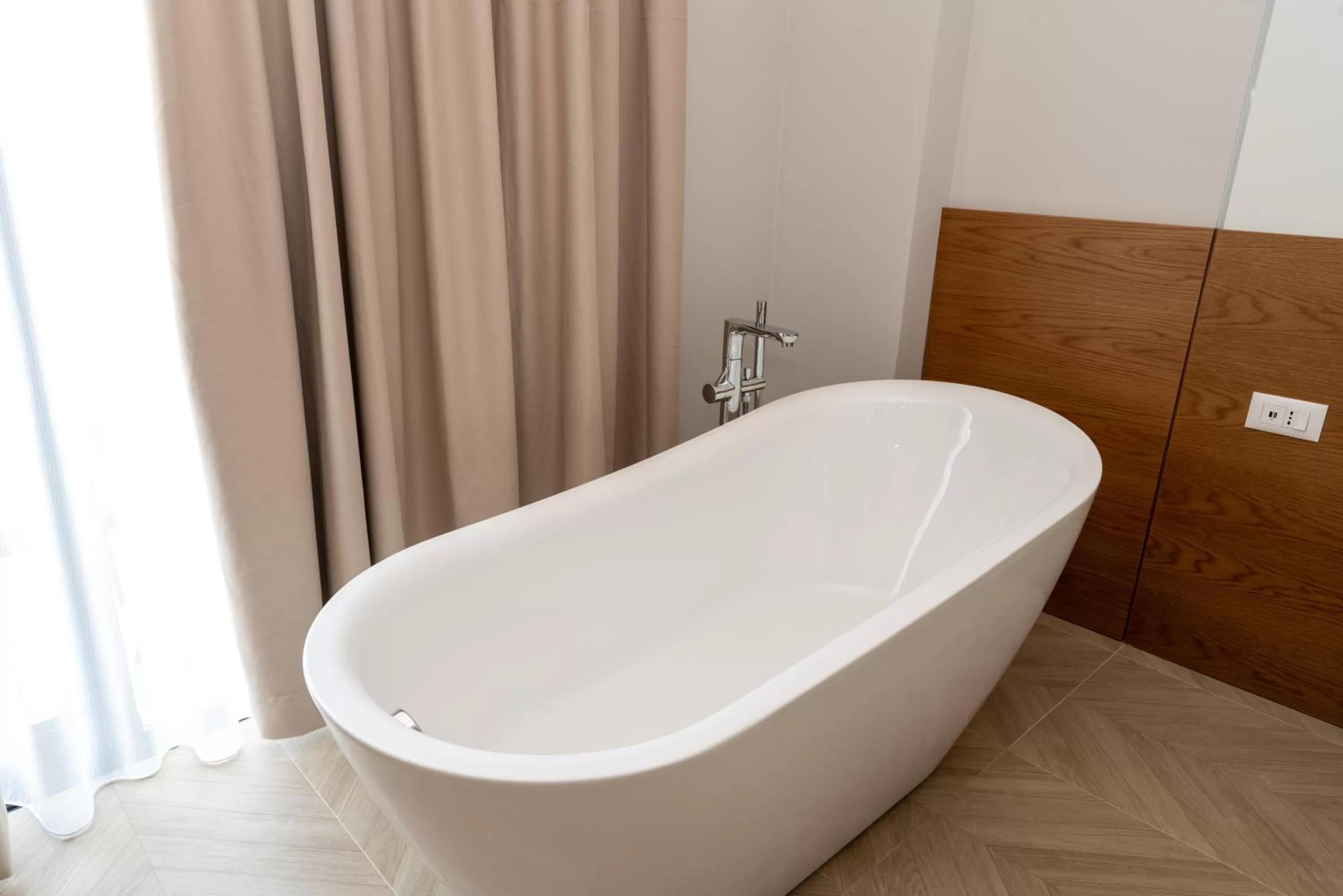 Hot Tub, Bathroom in Hotel Memaj