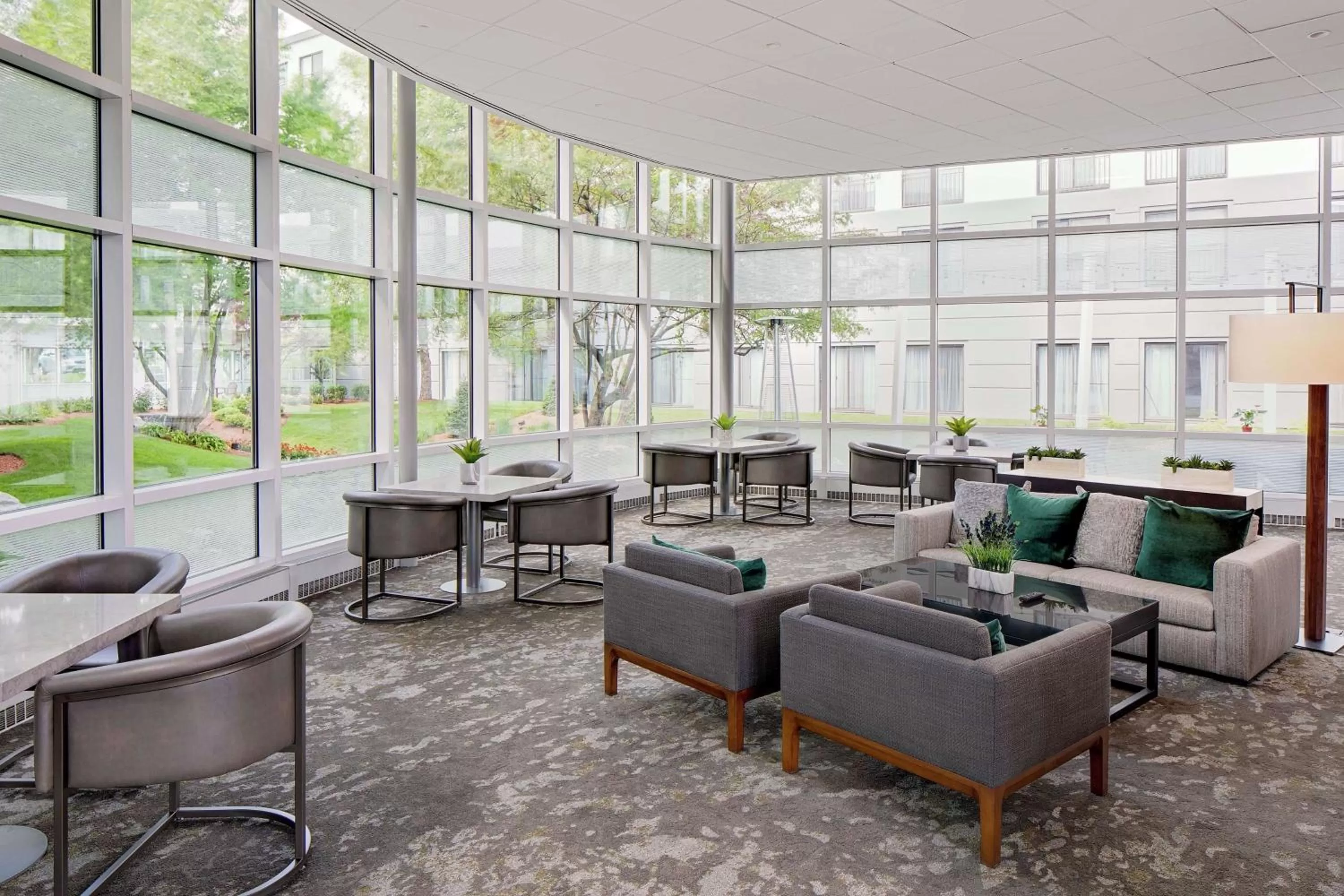 Lobby or reception in Embassy Suites by Hilton Boston Marlborough