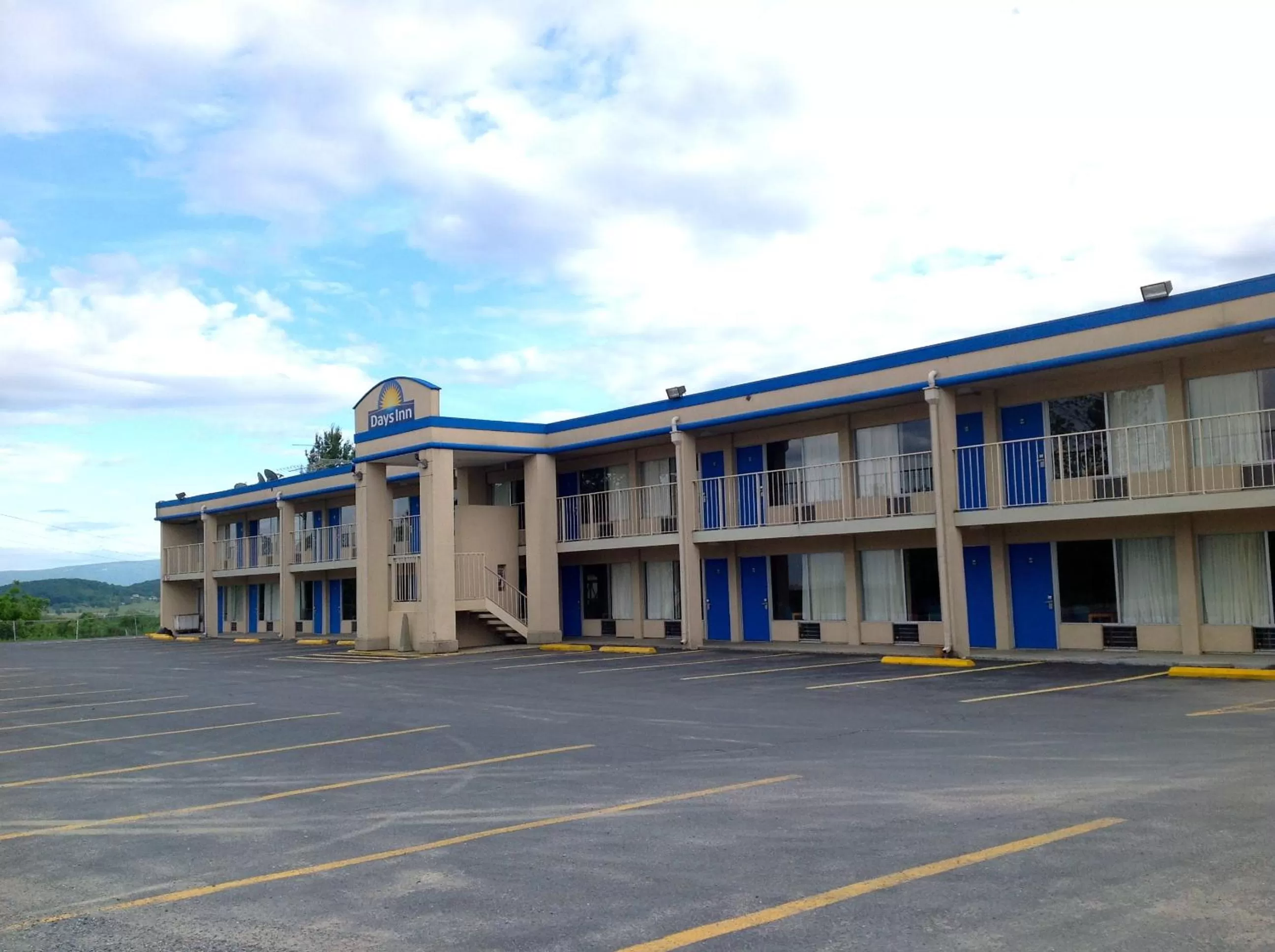 Property building in Days Inn by Wyndham Staunton