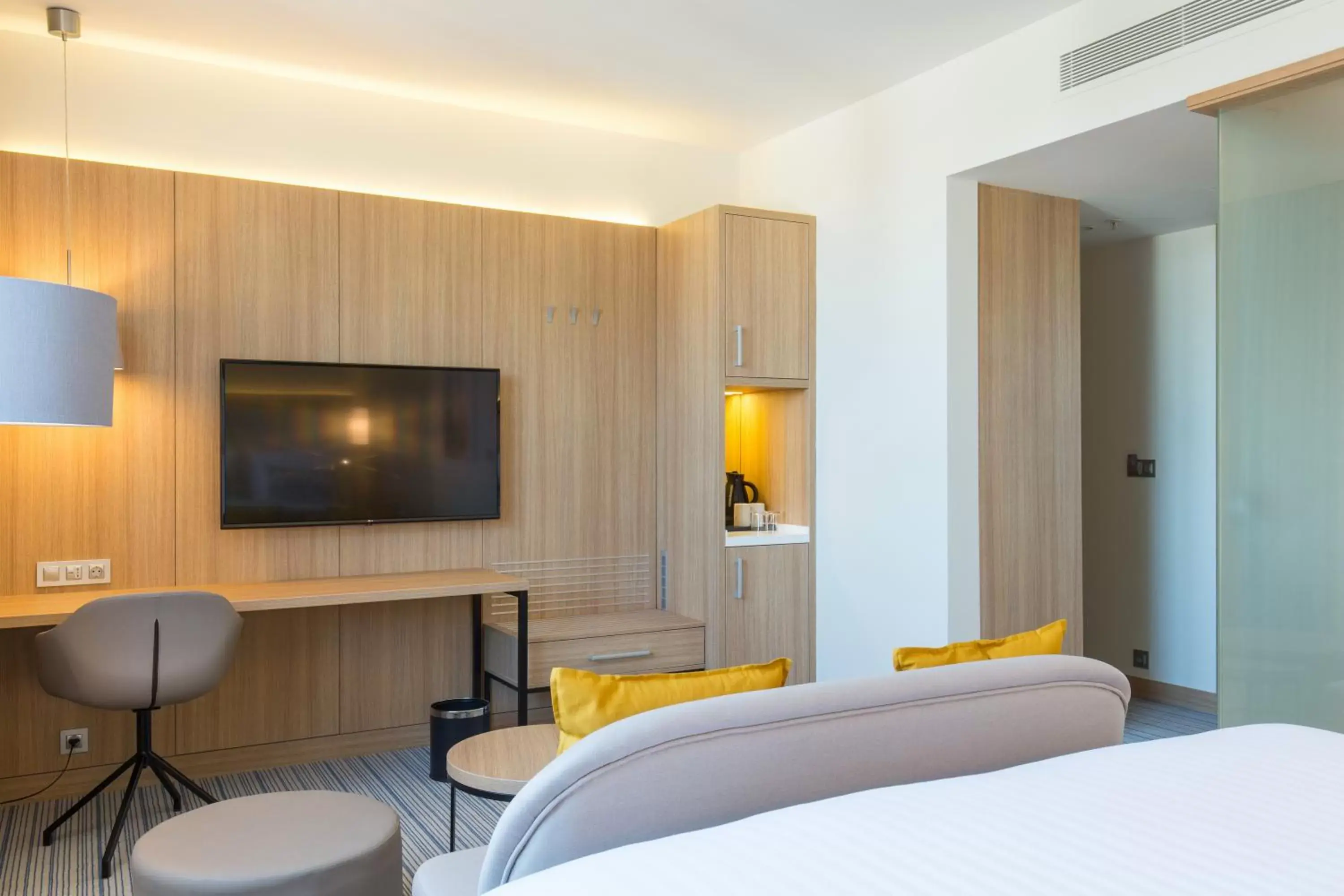 Deluxe, Guest room, 1 King, City view - single occupancy in Courtyard by Marriott Banja Luka Deluxe, Guest room, 1 King, City view - single occupancy in Courtyard by Marriott Banja Luka