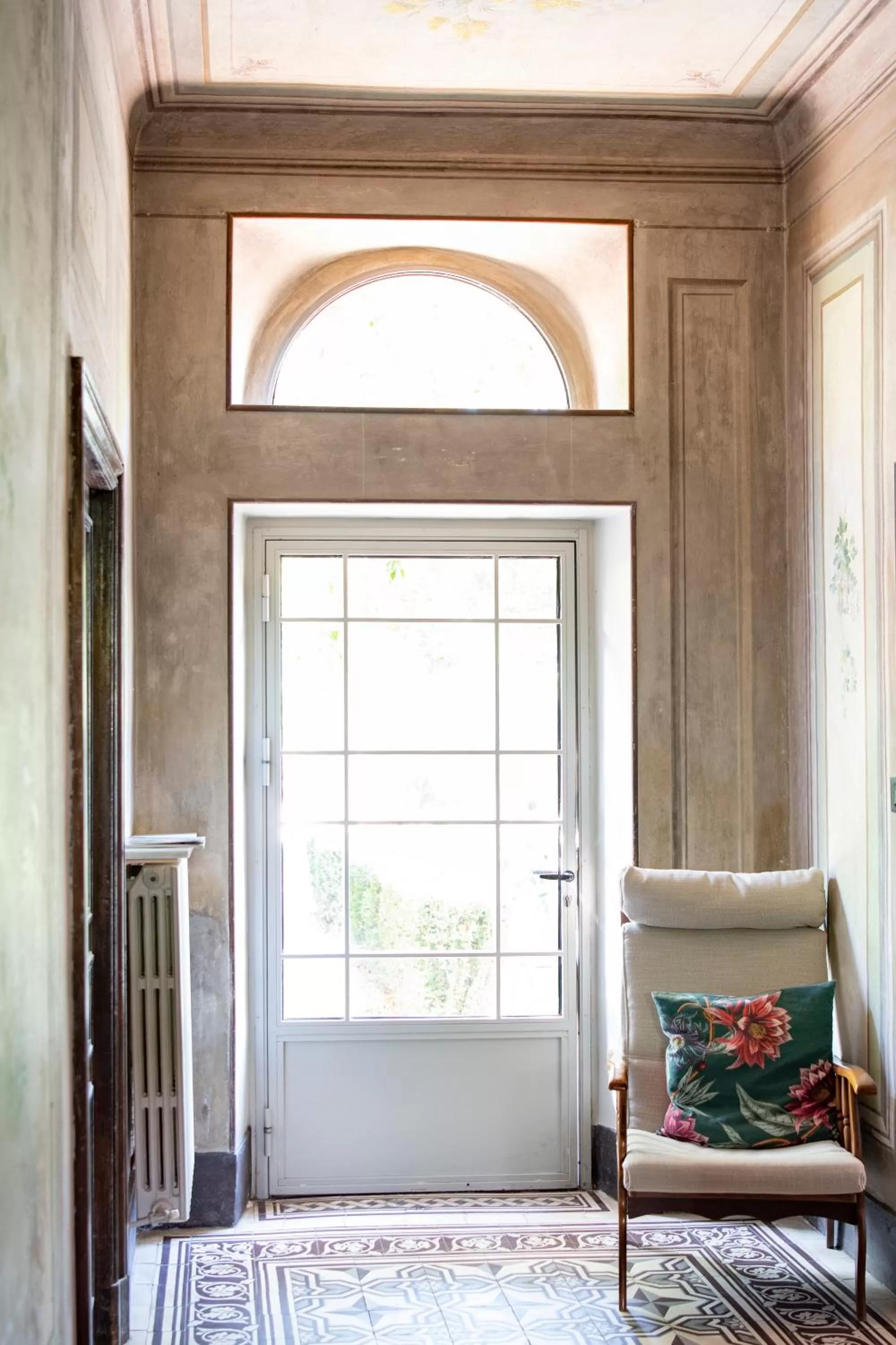 Facade/entrance in Maison Sumiane