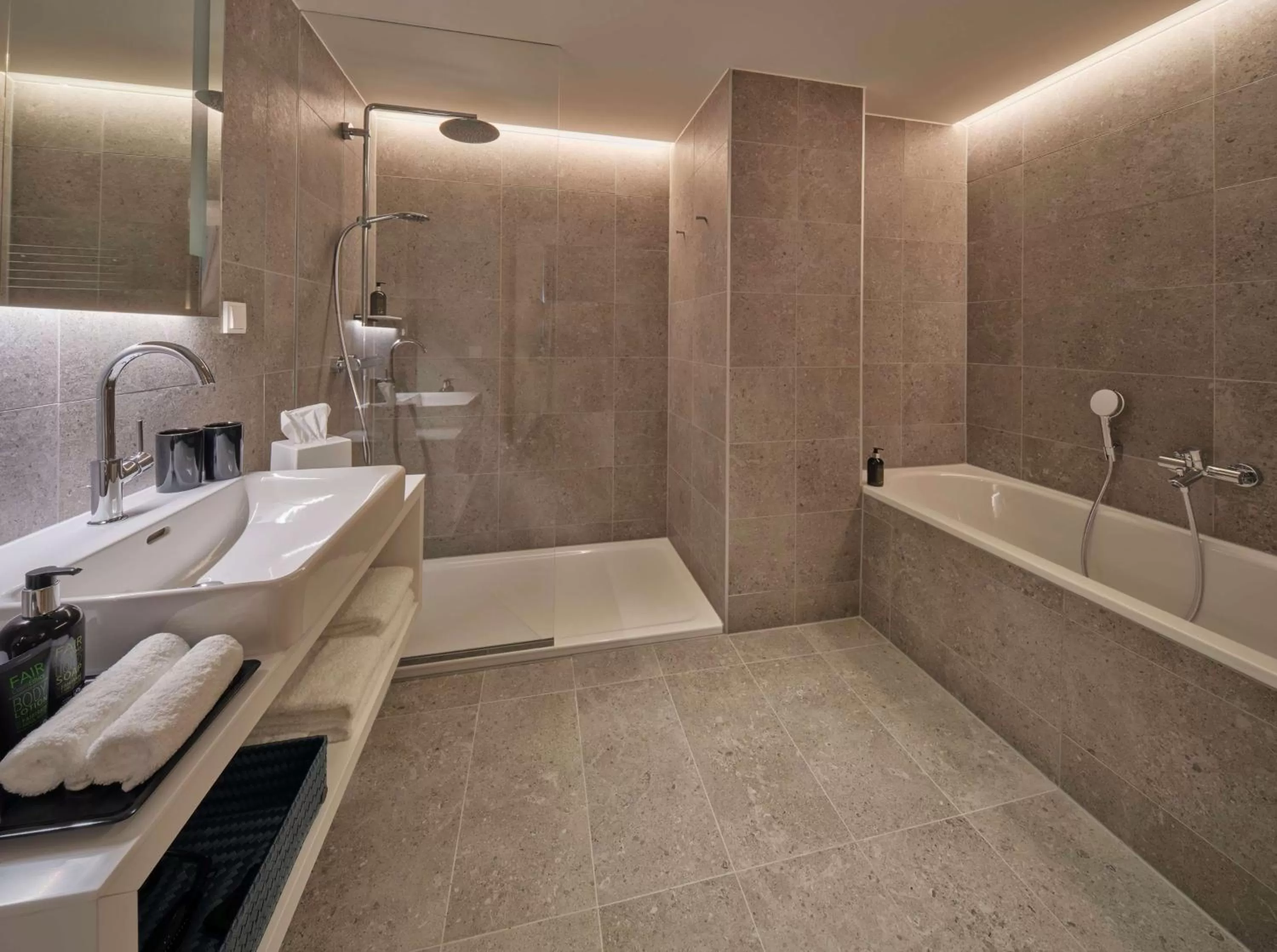 Bathroom in Adina Apartment Hotel Vienna Belvedere