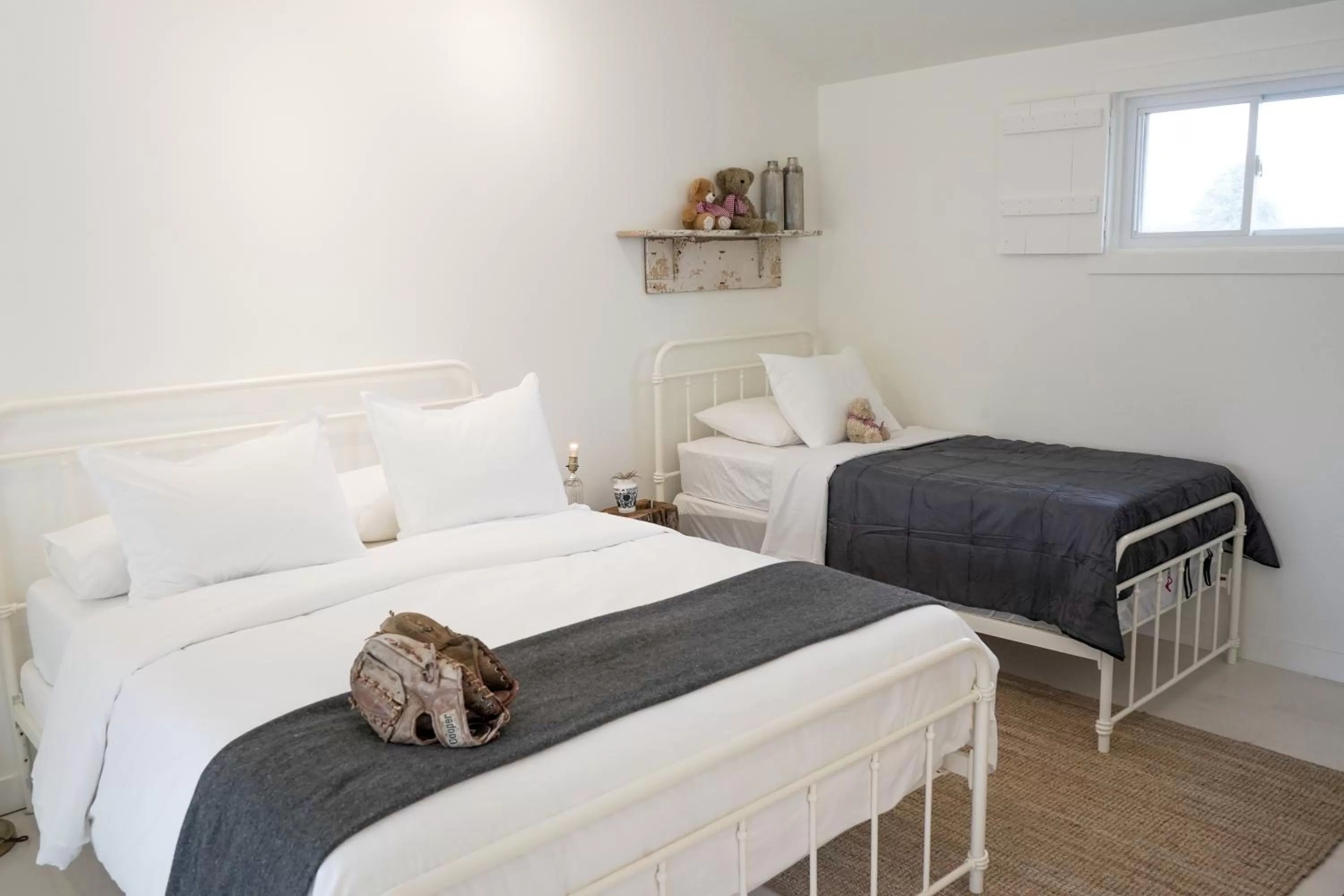 Photo of the whole room, Bed in The Lakeside Prince Edward County