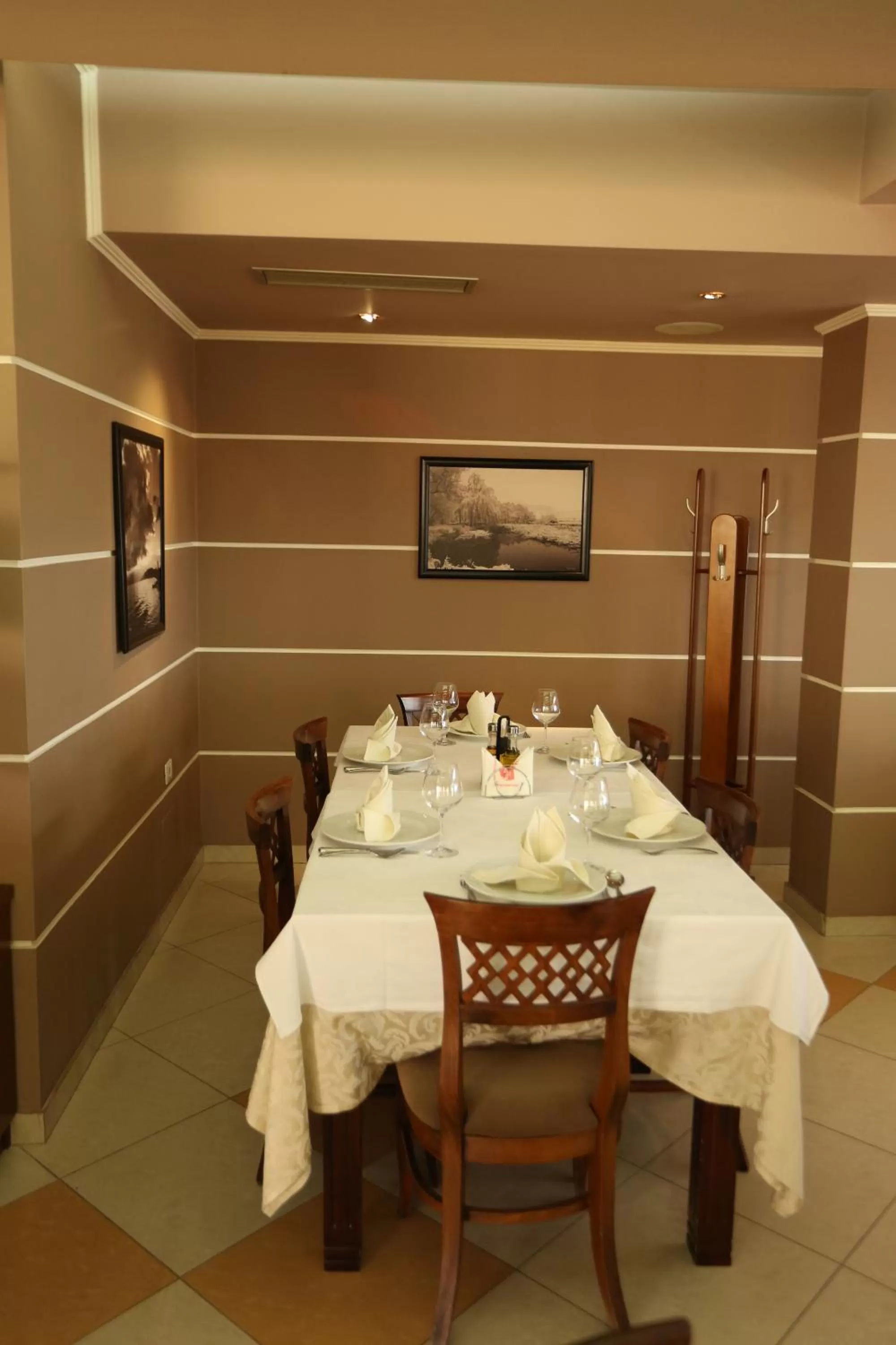 Restaurant/Places to Eat in Guesthouse Bimbli