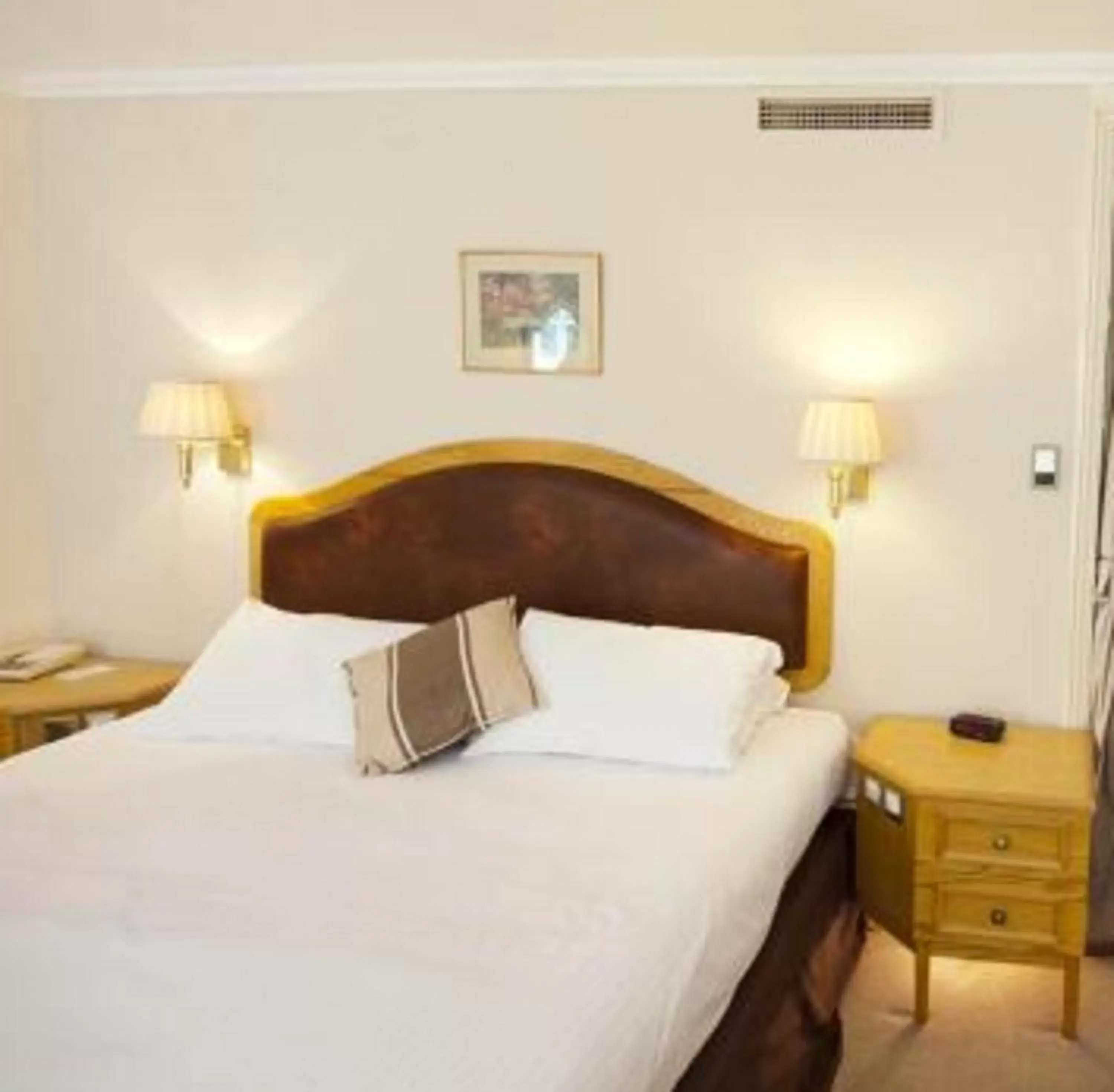 Superior Double Room in Penmere Manor Hotel Superior Double Room in Penmere Manor Hotel