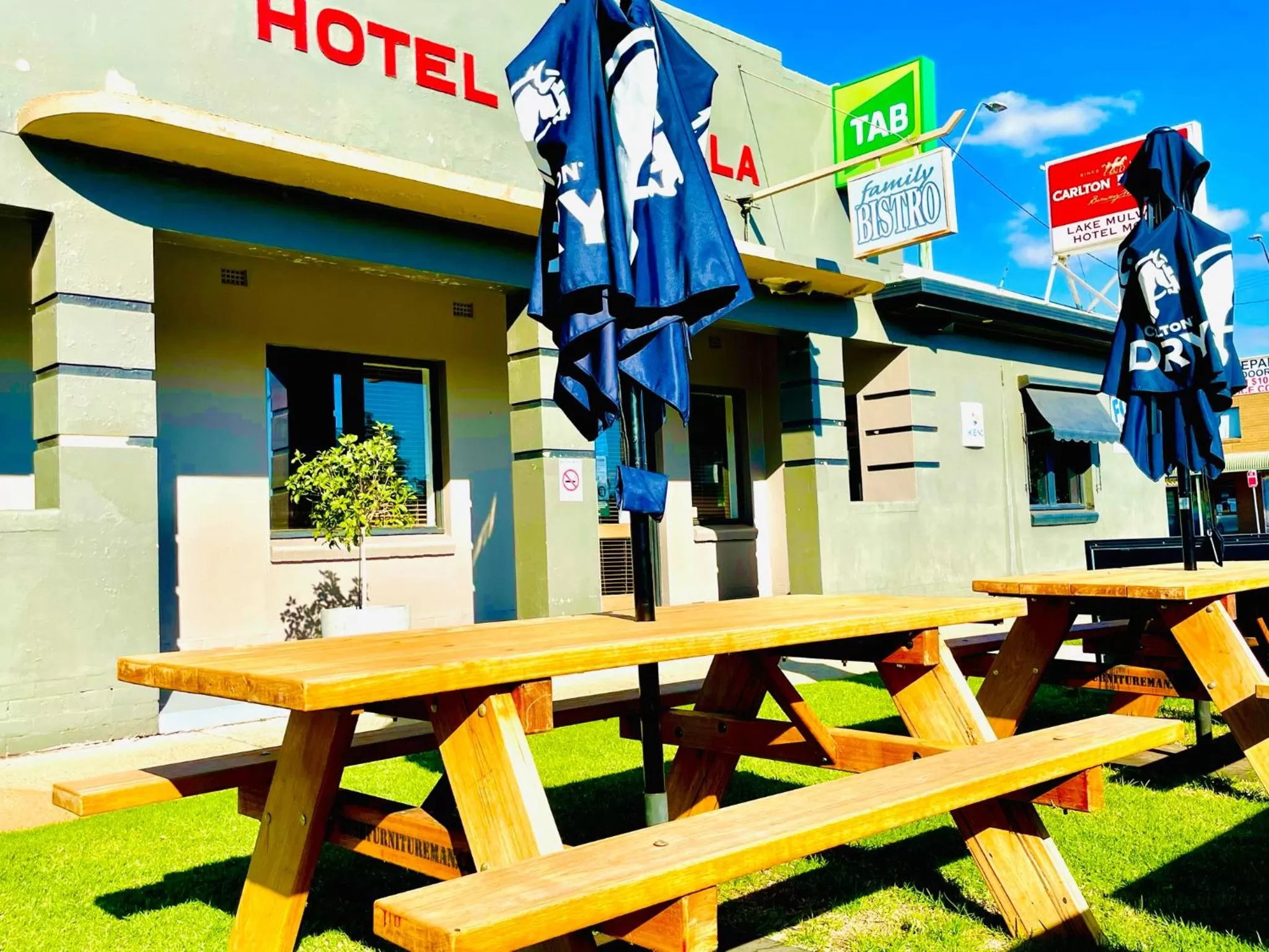 Street view in Lake Mulwala Hotel