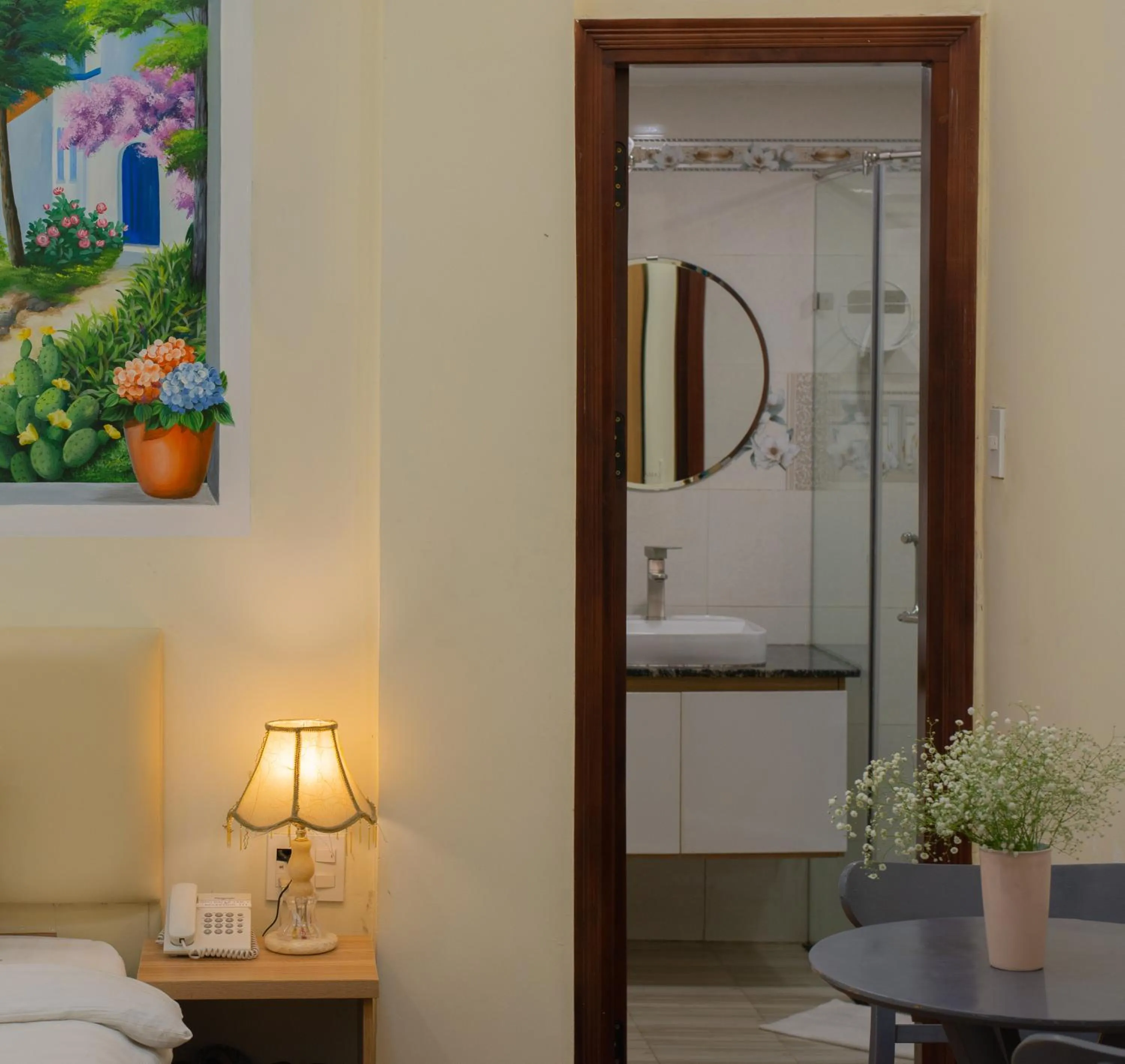 hair dresser in Tasme Hotel