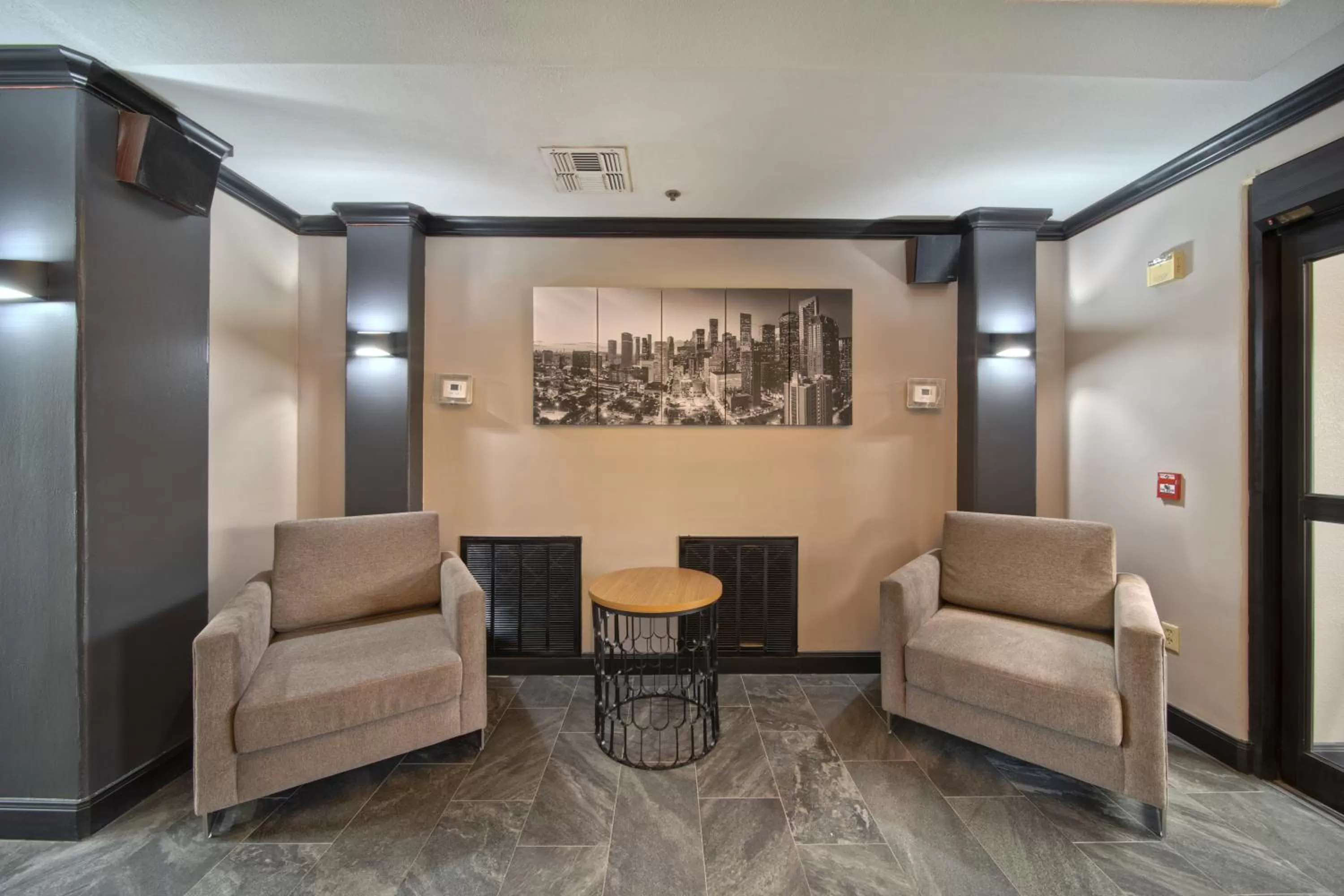 Lobby or reception in Wingate by Wyndham Houston Bush Intercontinental Airport