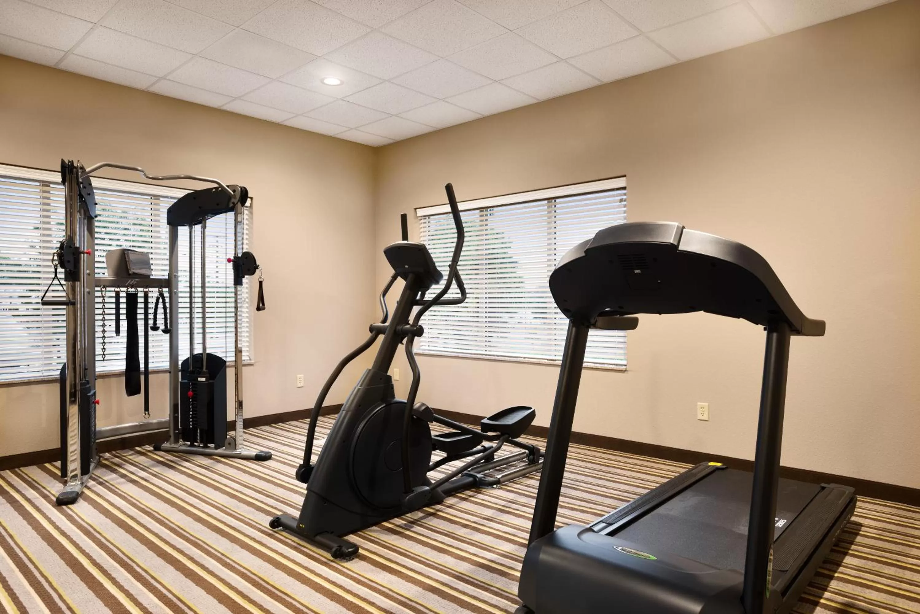 Fitness centre/facilities in Super 8 by Wyndham Hershey Chocolate Avenue