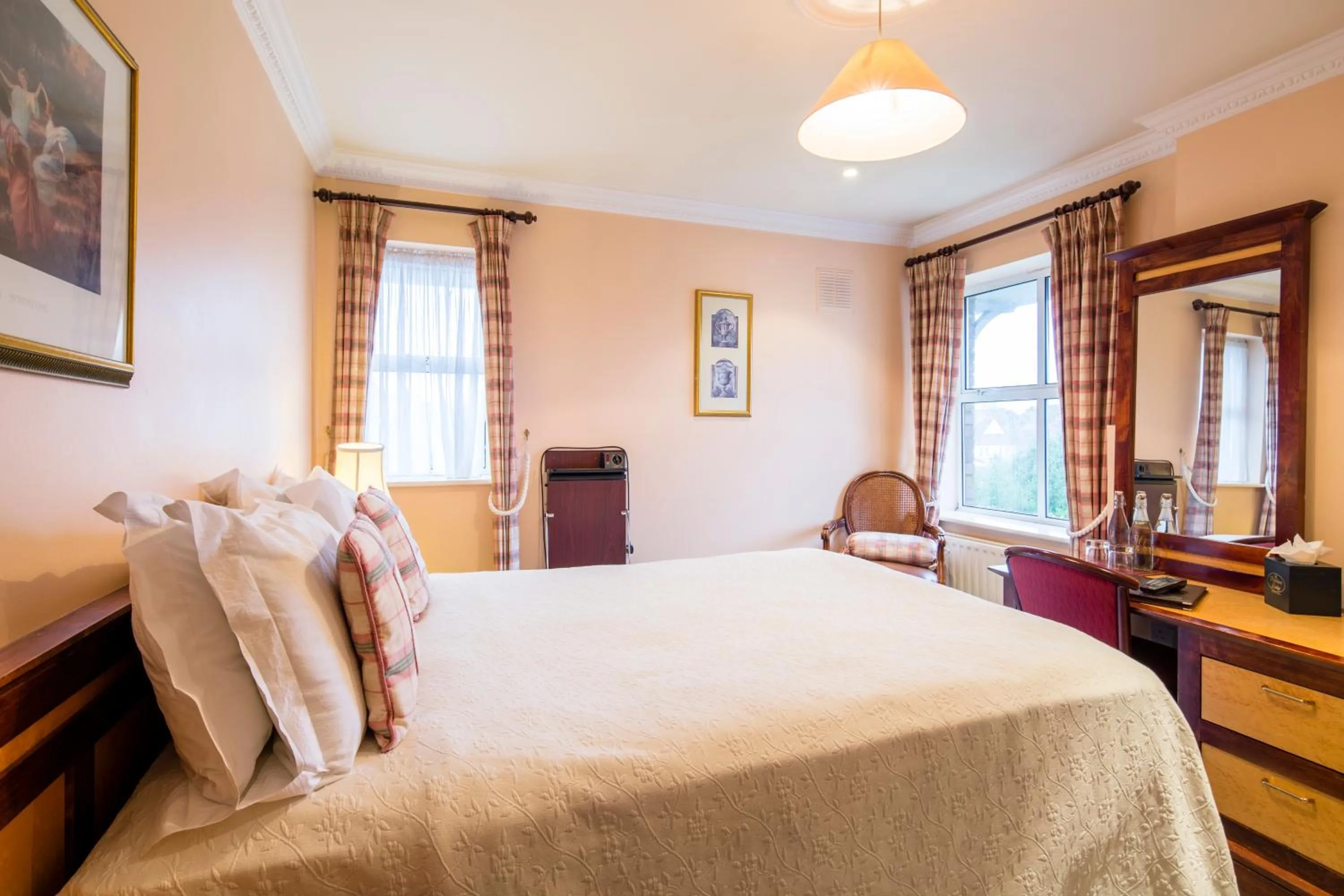 Photo of the whole room in Aberdeen Lodge