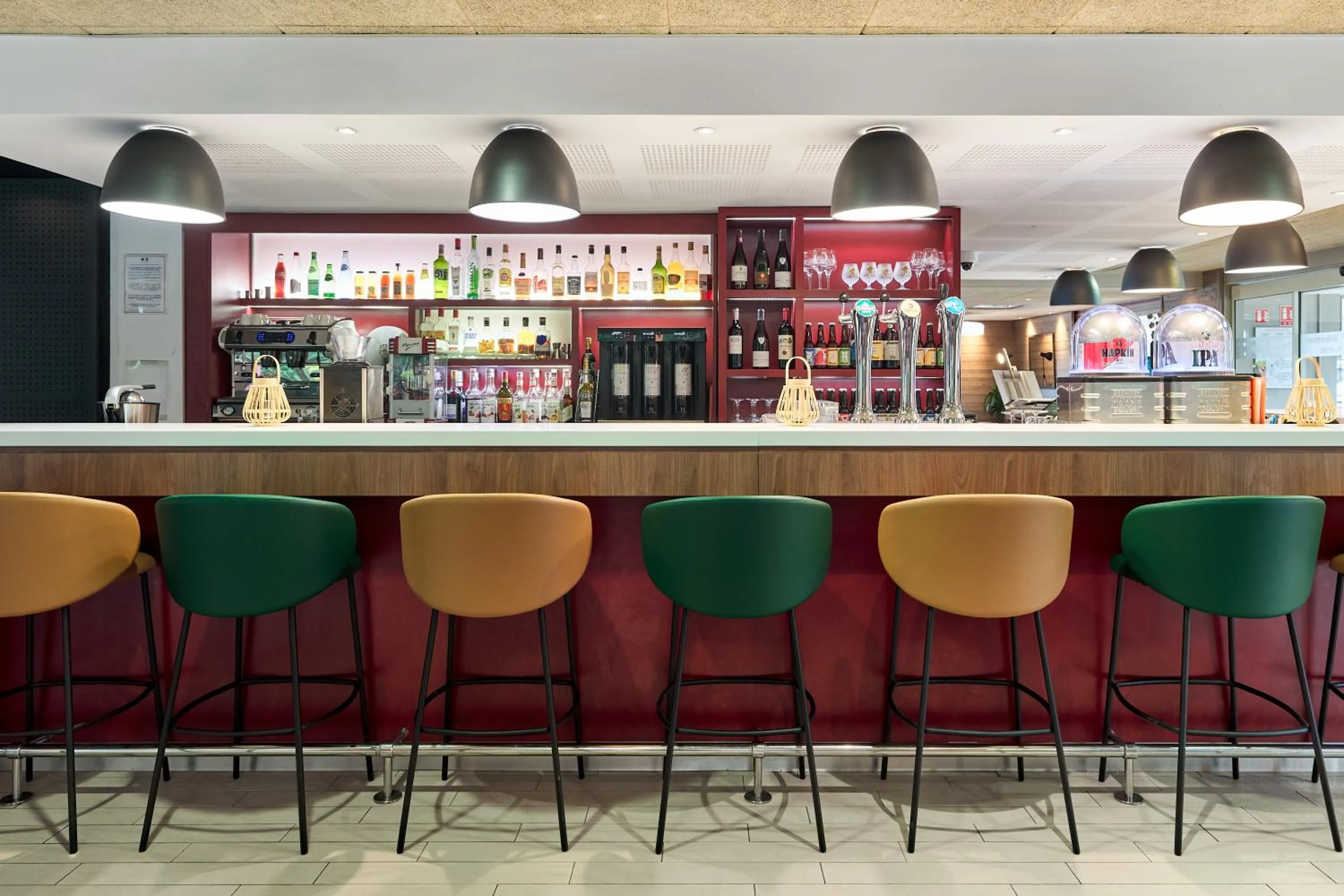 Lounge or bar in Campanile NATURE - Villennes sur Seine Poissy