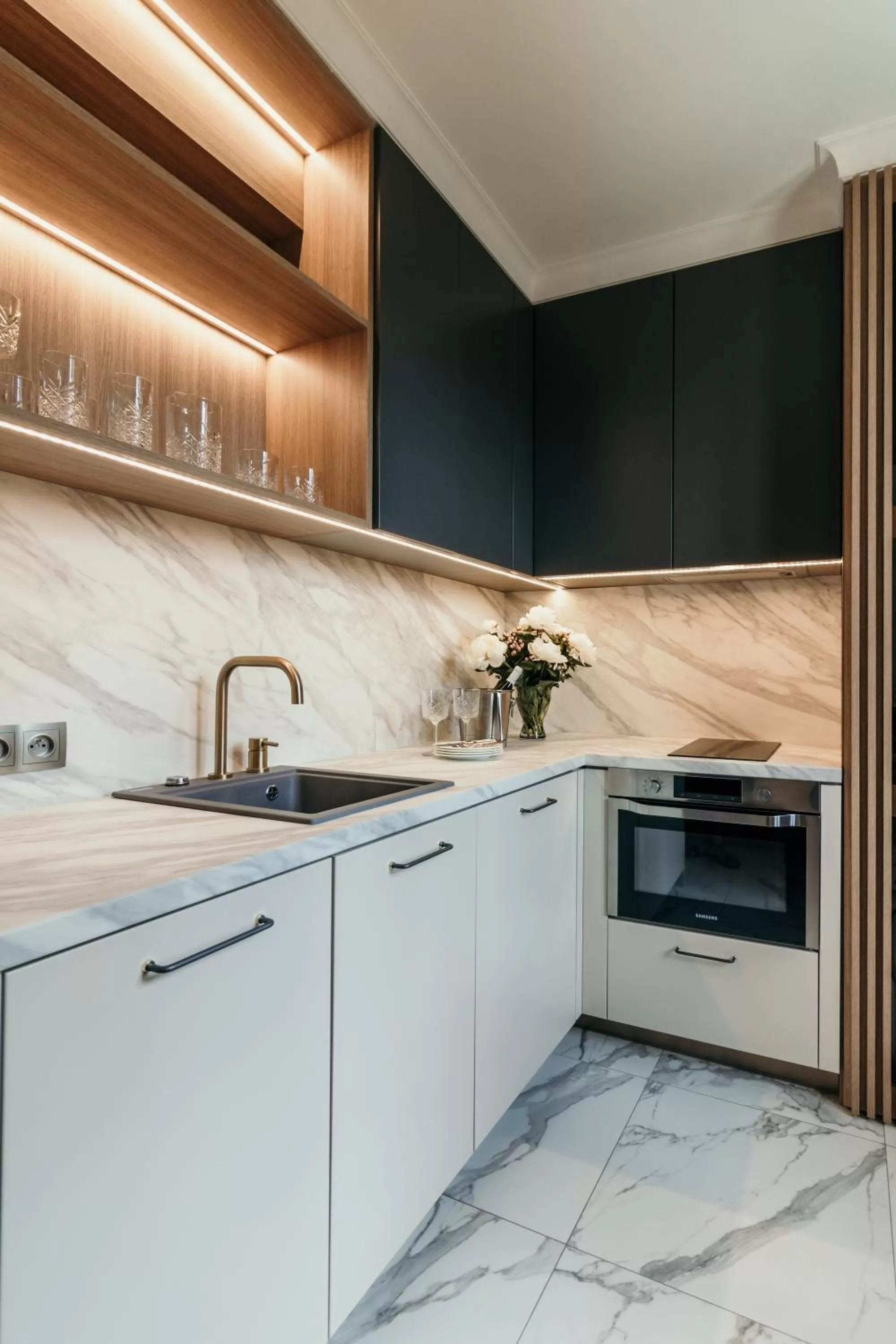 Kitchen or kitchenette, Kitchen/Kitchenette in Apartamenty Małe Garbary