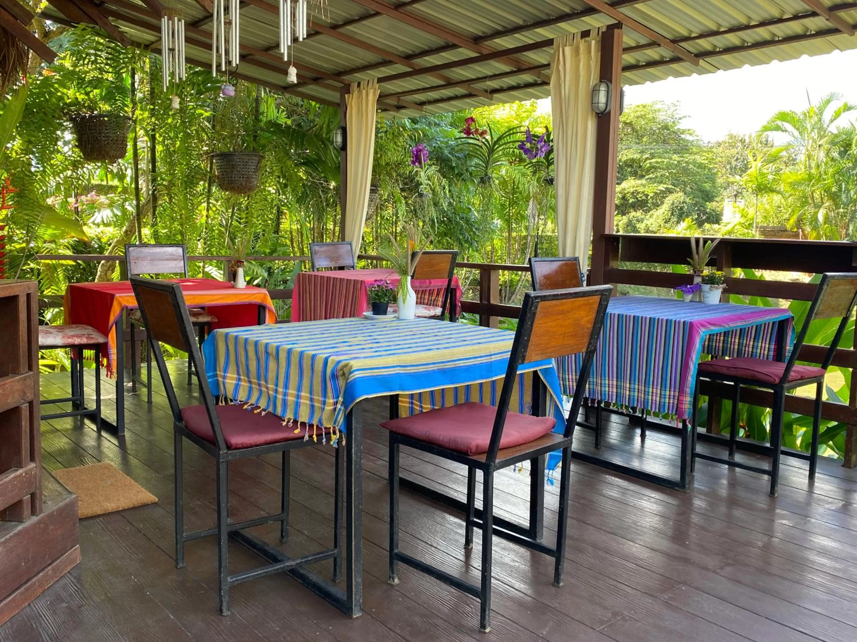 Dining area in Pura Vida Pai Resort