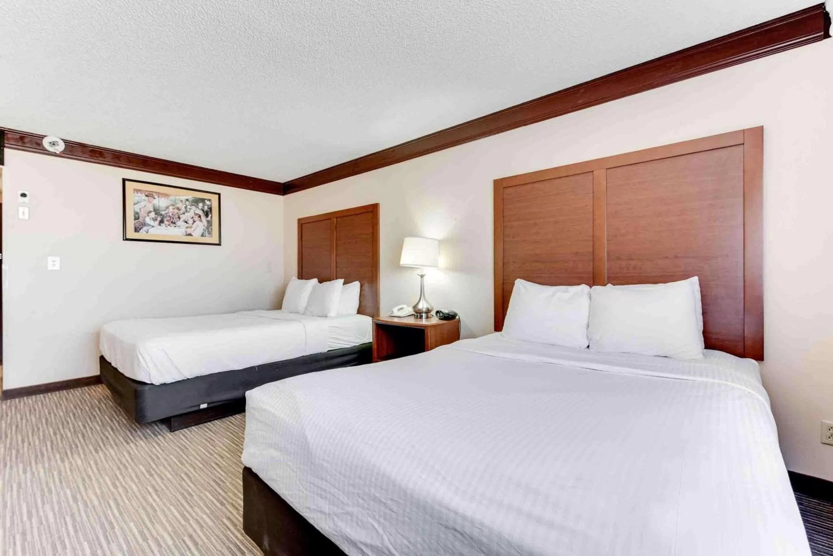 Bedroom, Bed in Best Western Movie Manor