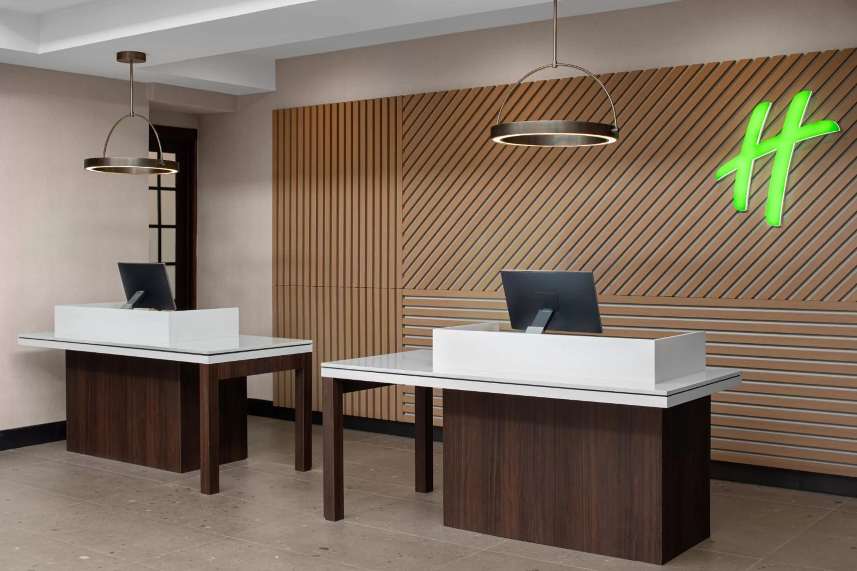 Lobby or reception in Holiday Inn Hasbrouck Heights-Meadowlands by IHG