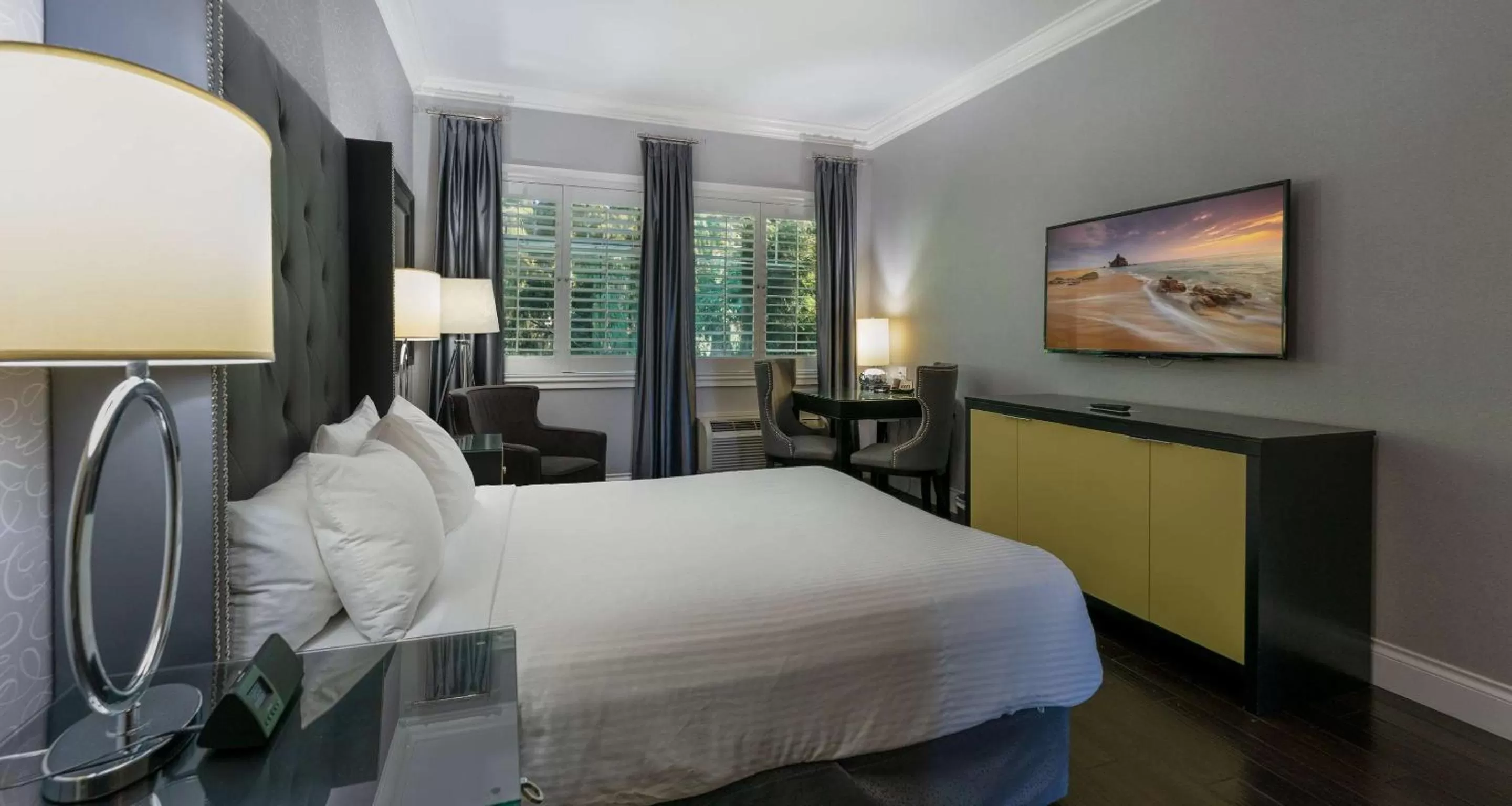 Queen Room in Prestige Oceanfront Resort, WorldHotels Luxury