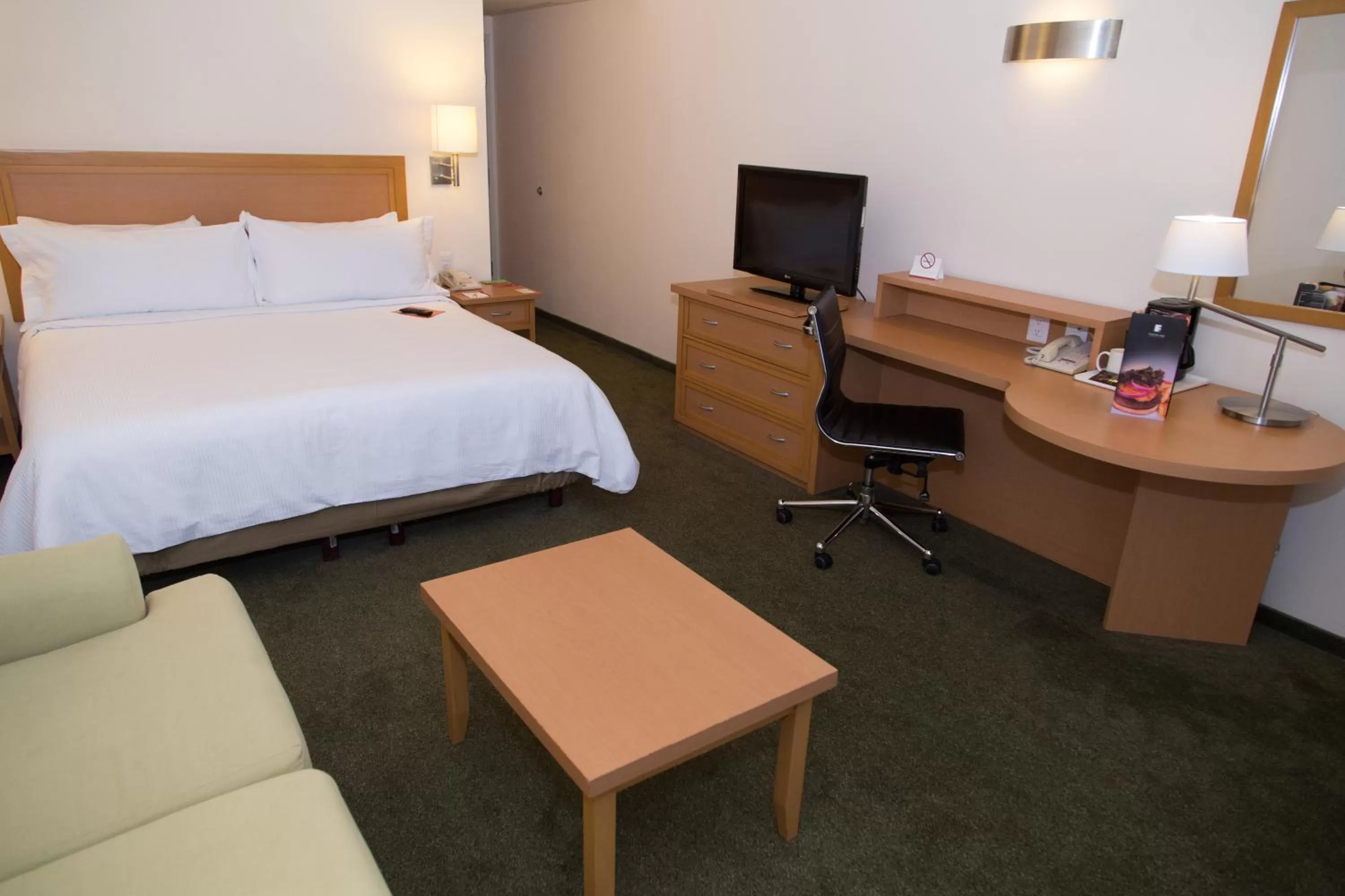 Bed in Fiesta Inn Ecatepec