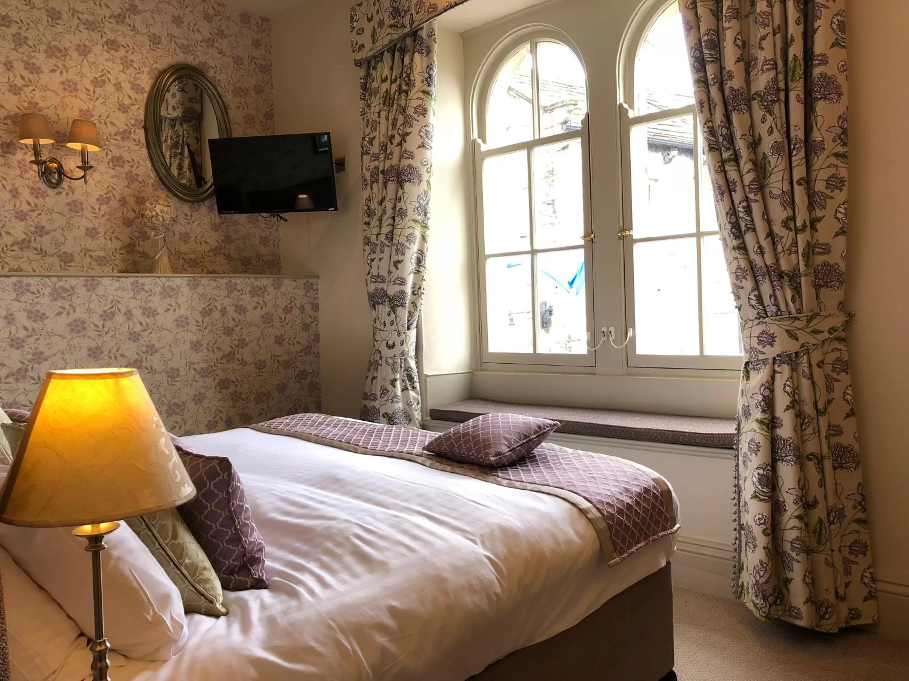 Photo of the whole room, Bed in The Devonshire Grassington