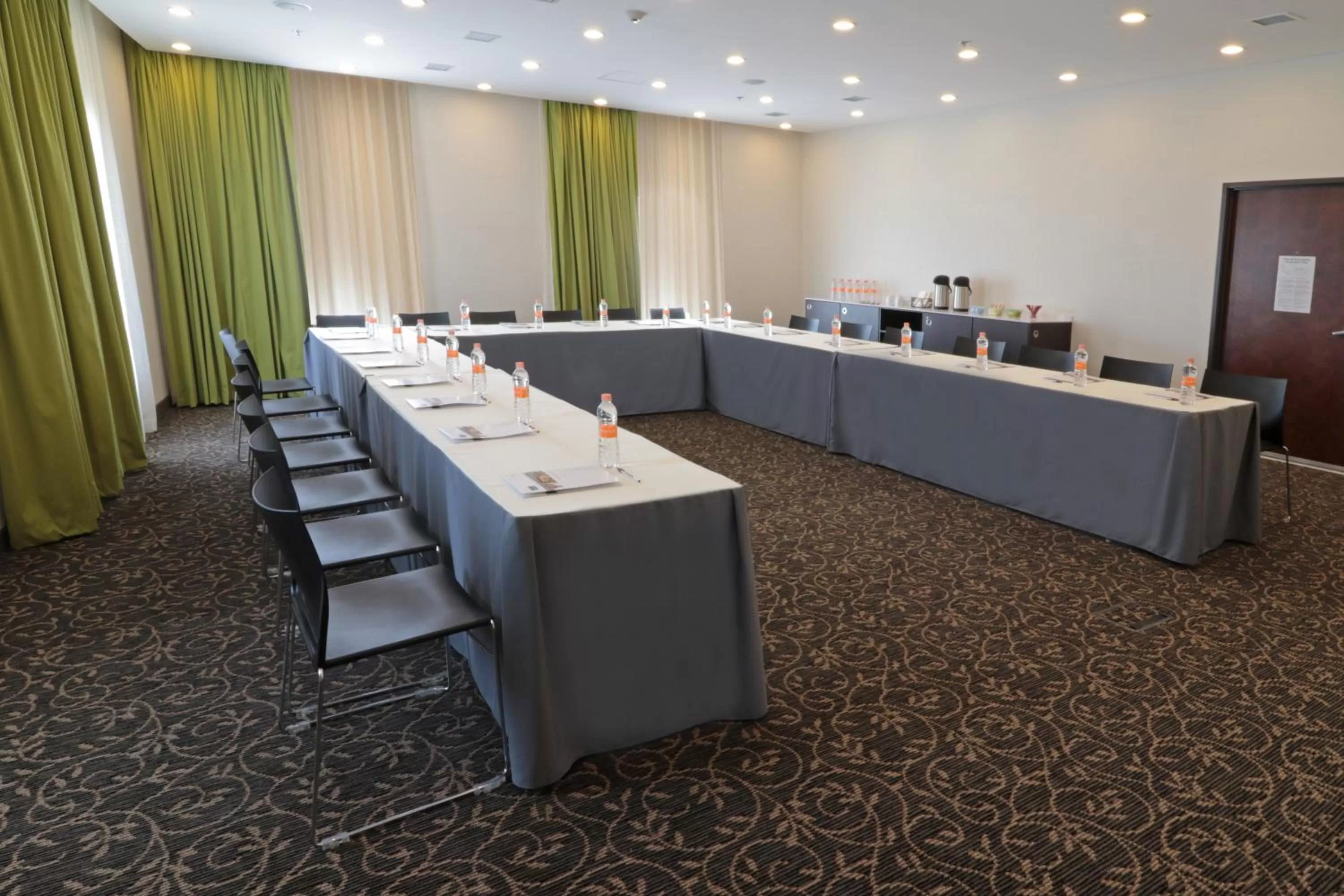 Meeting/conference room in Staybridge Suites San Luis Potosi by IHG