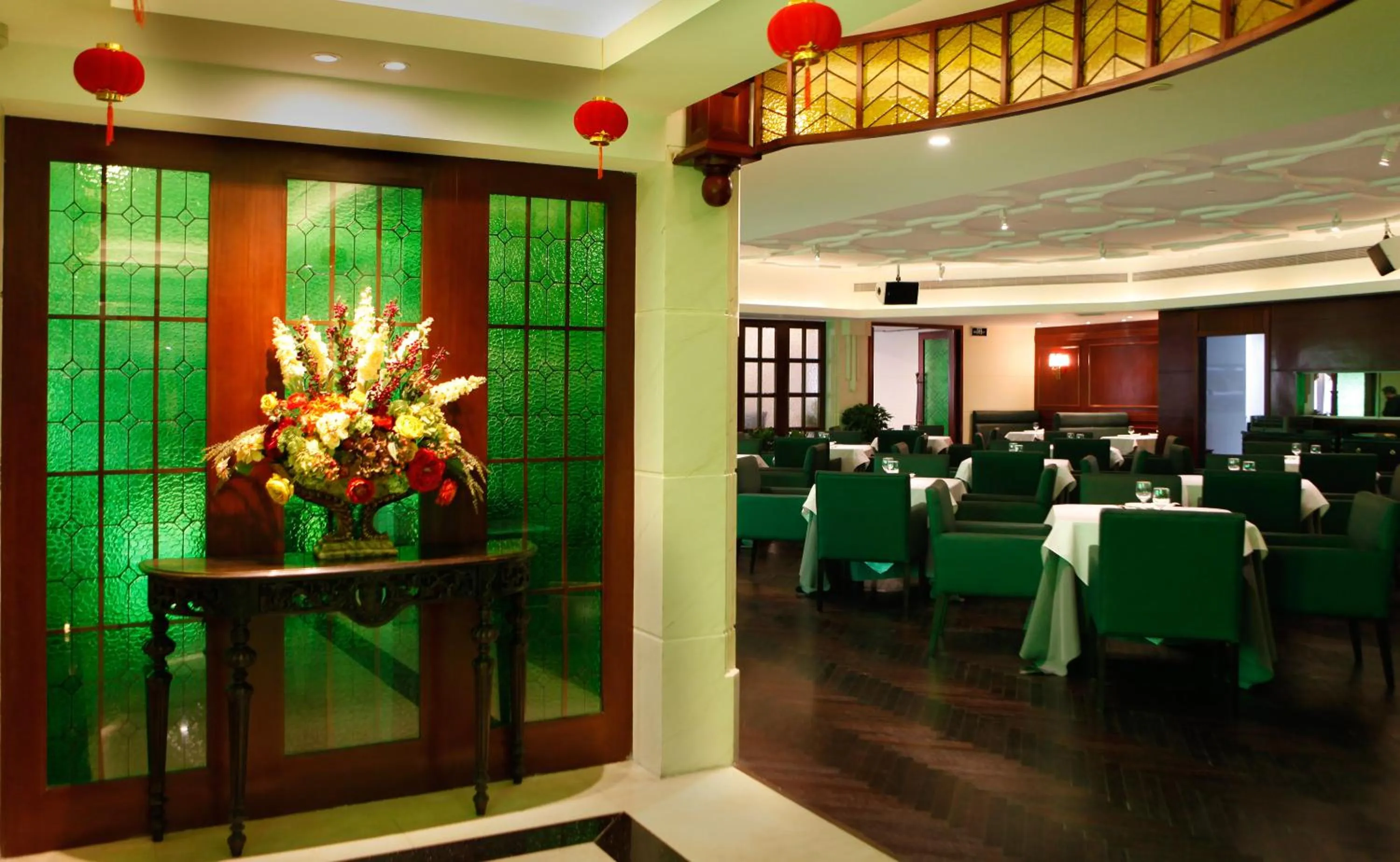 Restaurant/places to eat in Seventh Heaven Hotel