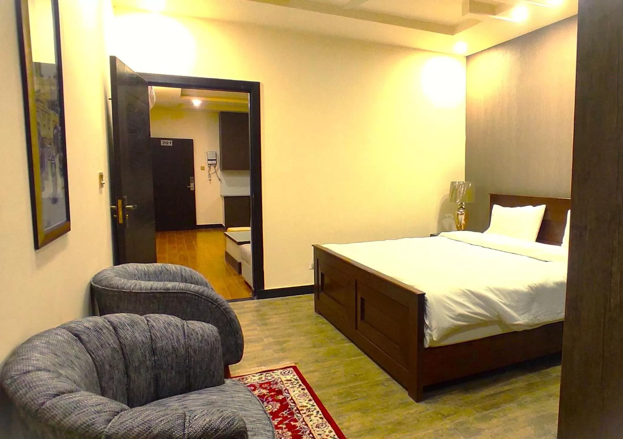 Standard Double or Twin Room with Balcony in Hotel Daffodils