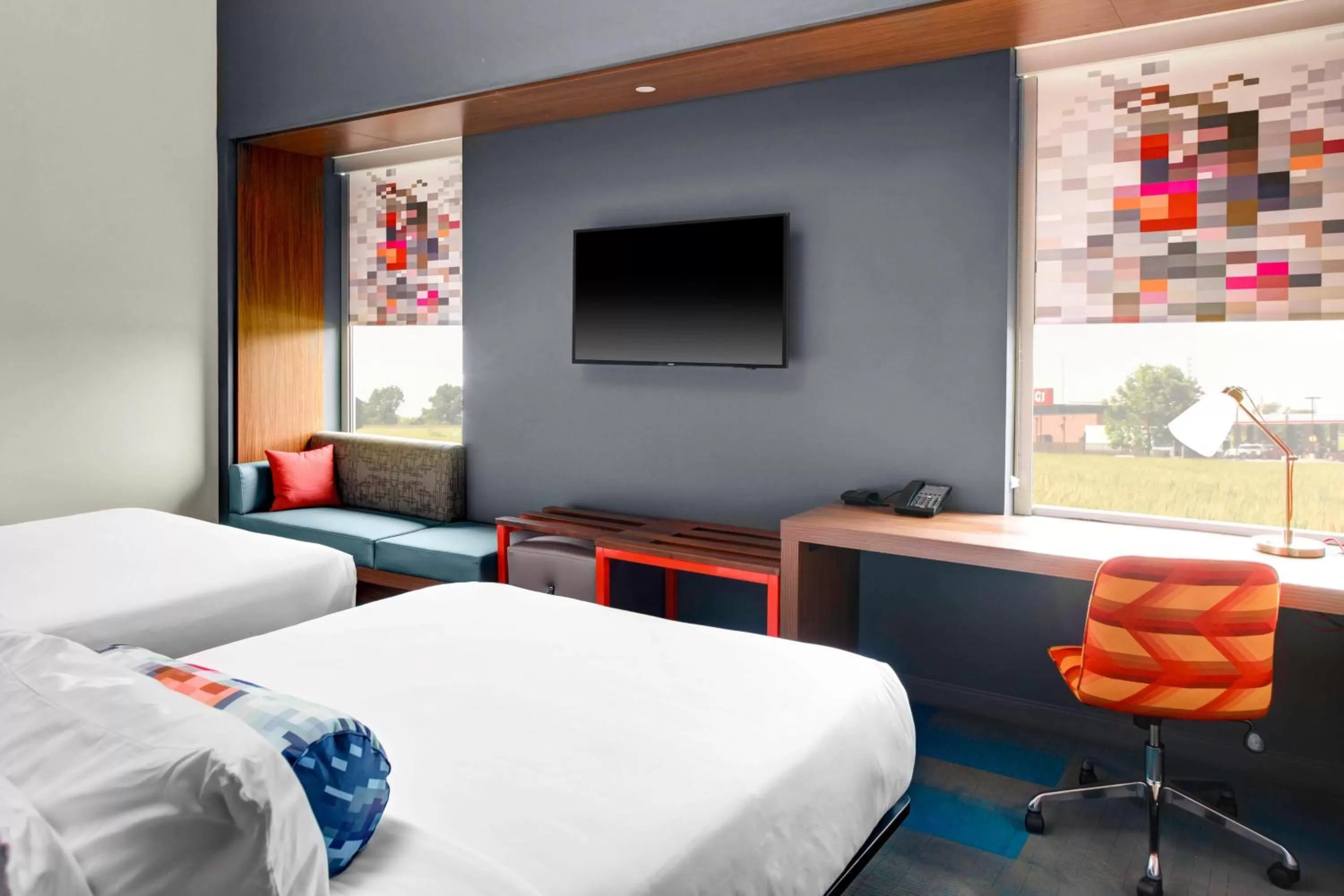 Queen Room with Two Queen Beds - Hearing Accessible in Aloft Wichita