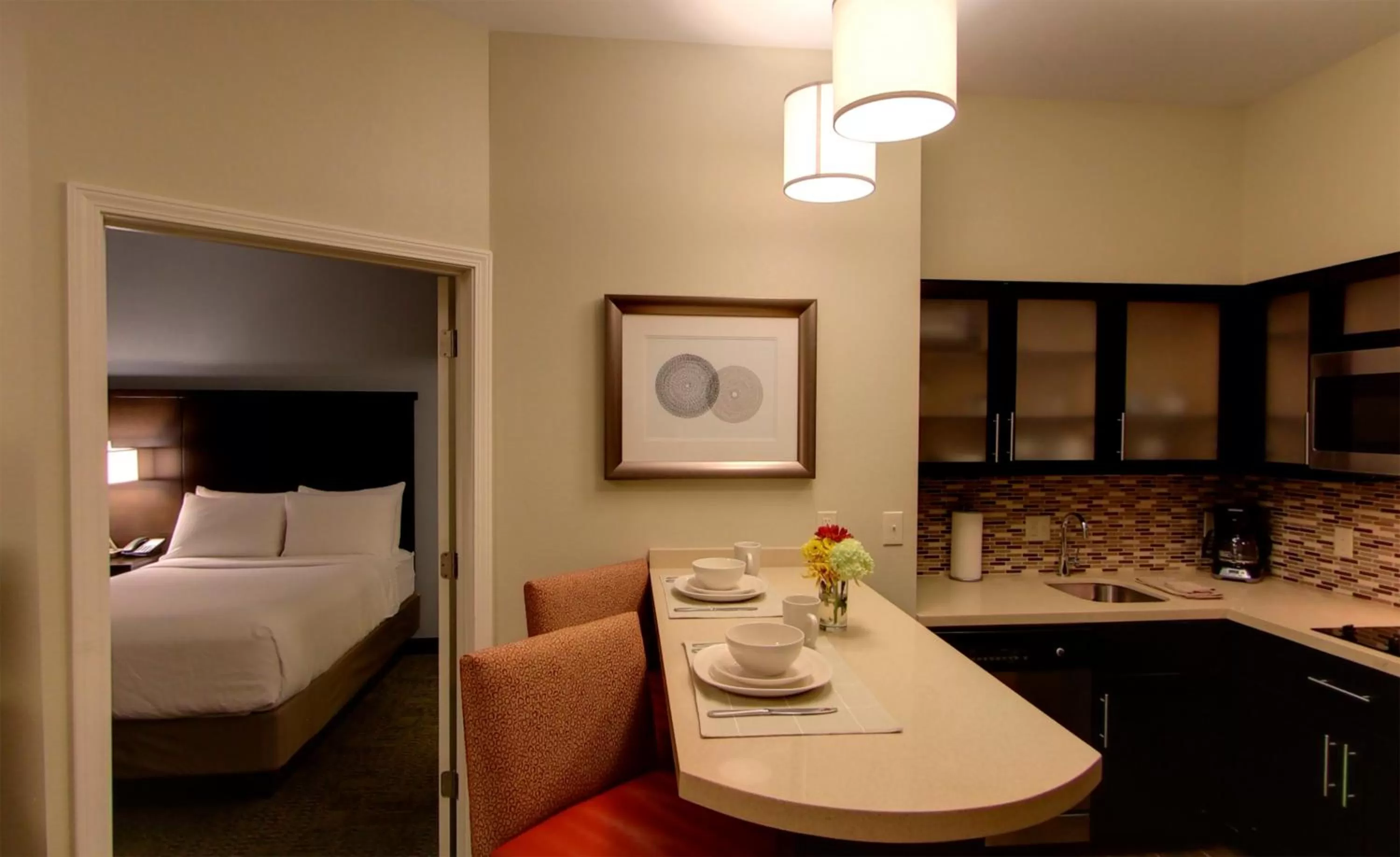 Photo of the whole room, Bed in Staybridge Suites Ann Arbor - Research Parkway by IHG