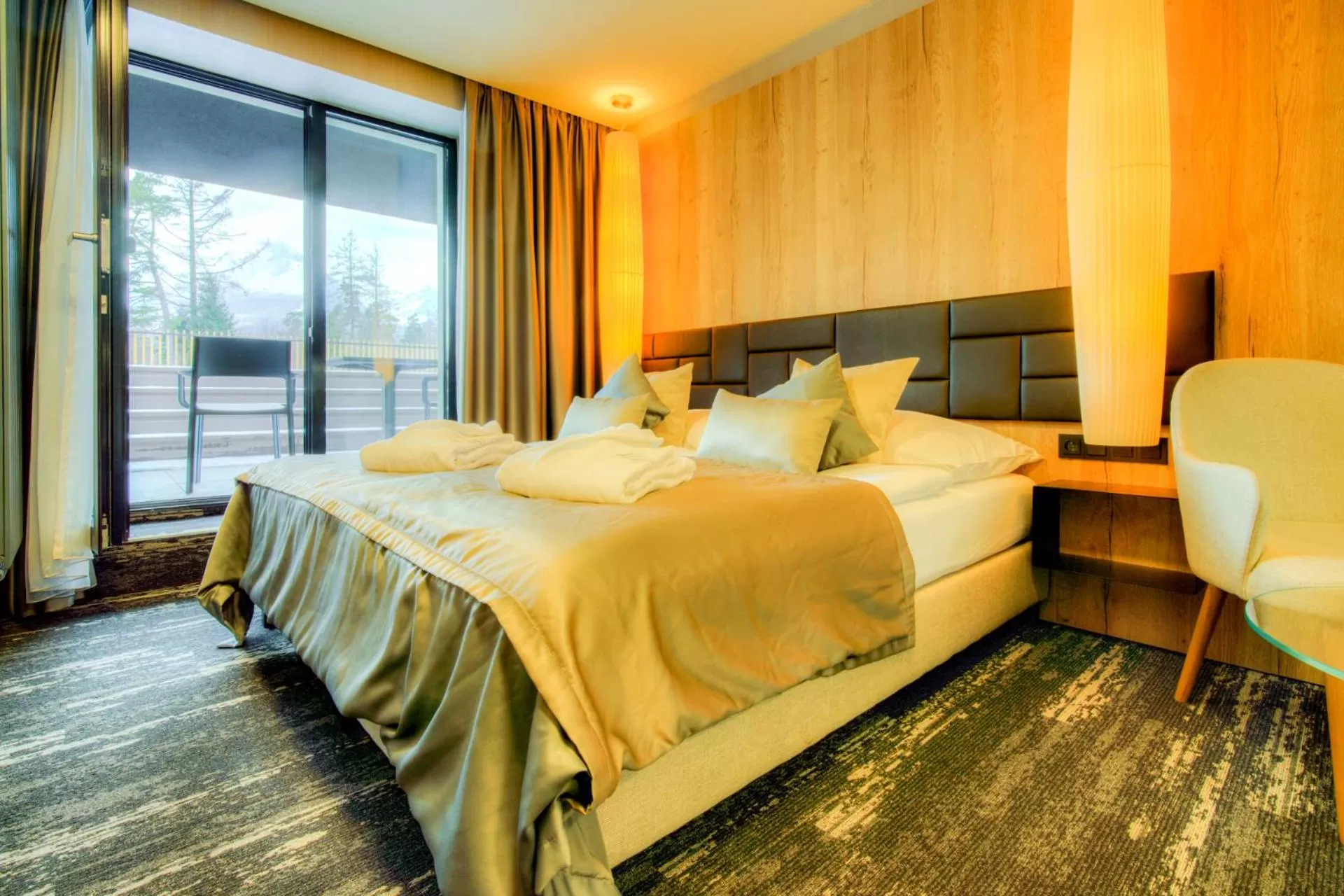 Balcony/Terrace, Bed in Hotel Hills