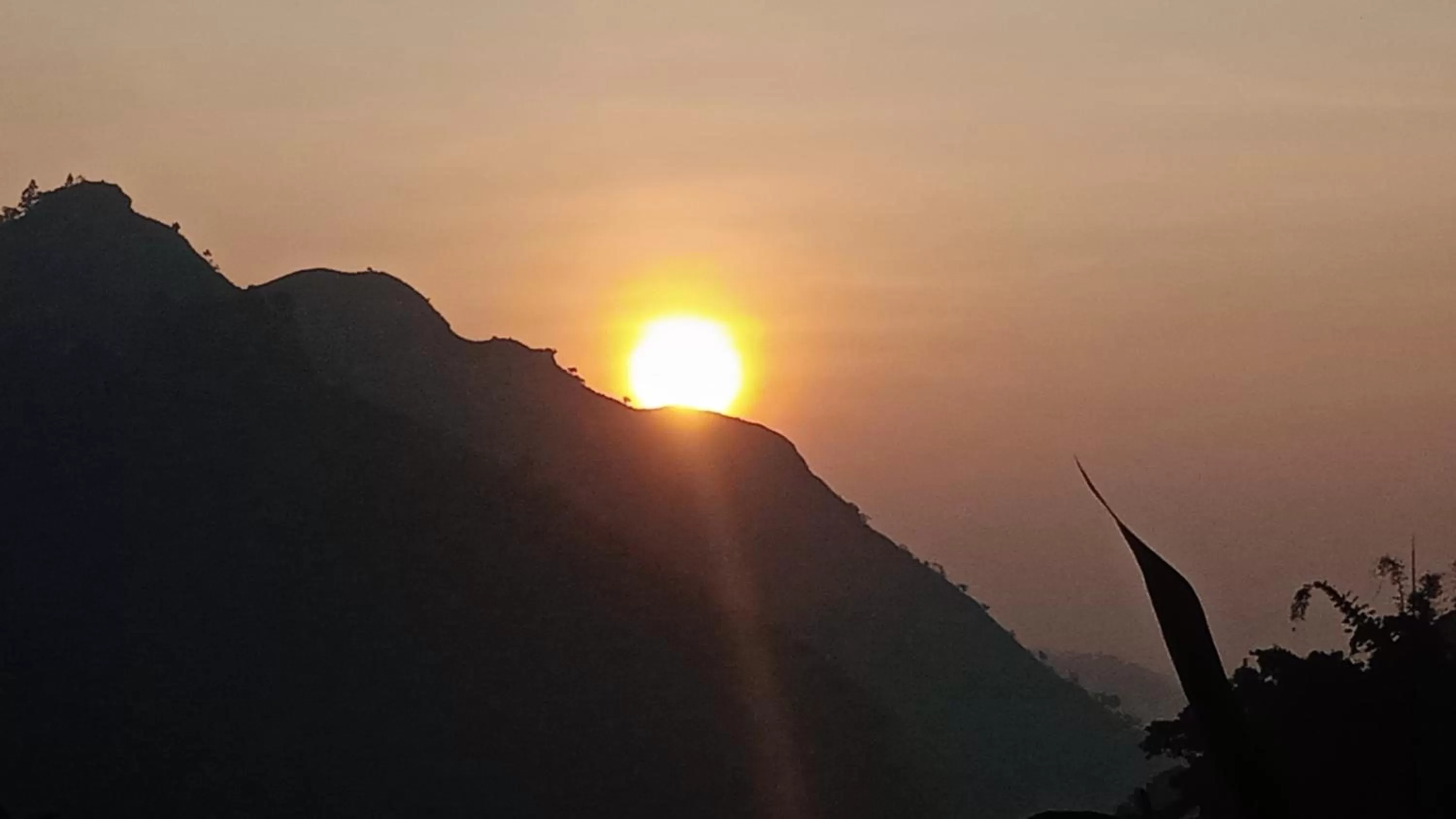 Sunrise/Sunset in Ella Lucky Panoramic