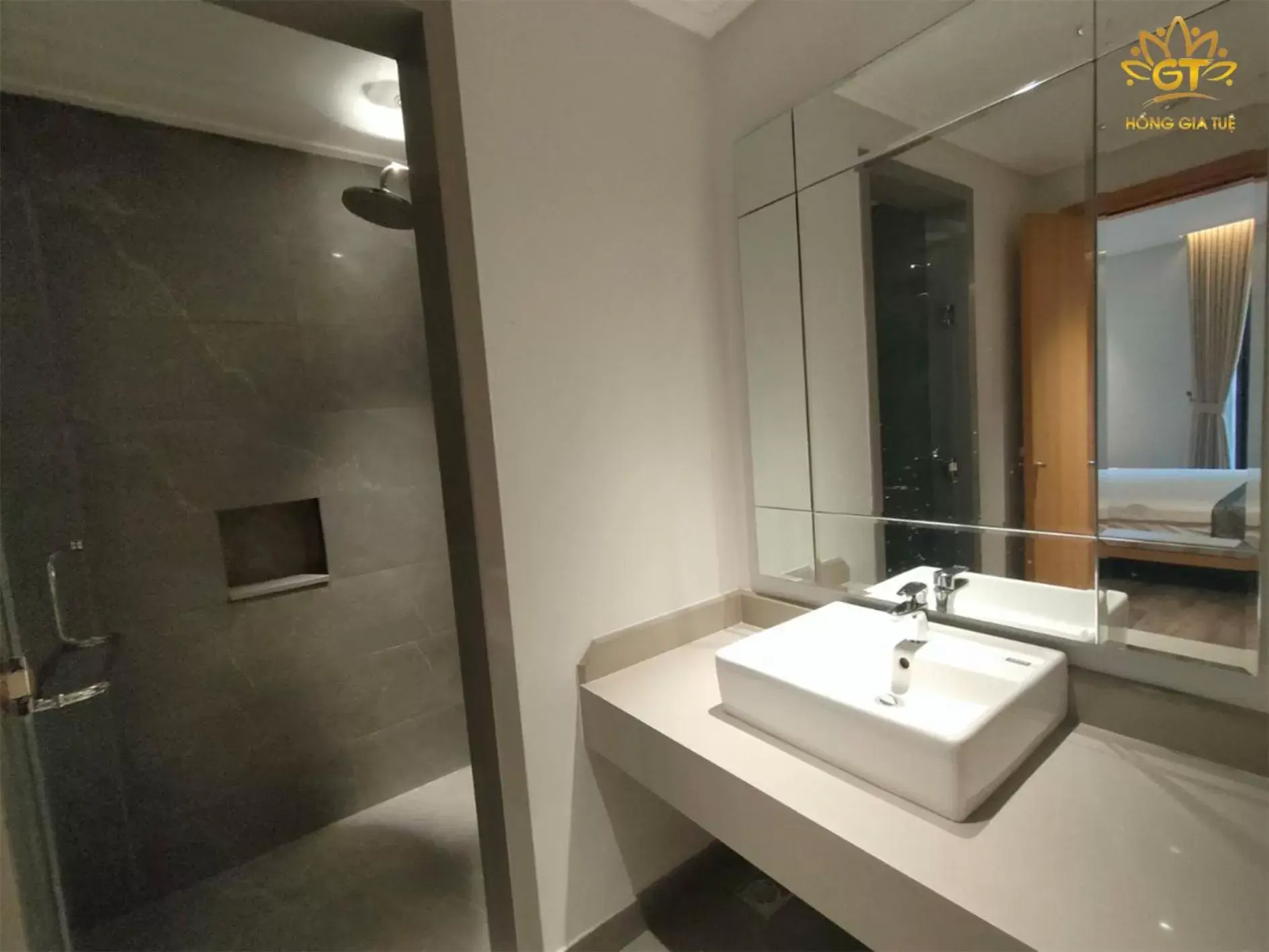 Double Room in Hồng Gia Tuệ Lake View Double Room in Hồng Gia Tuệ Lake View