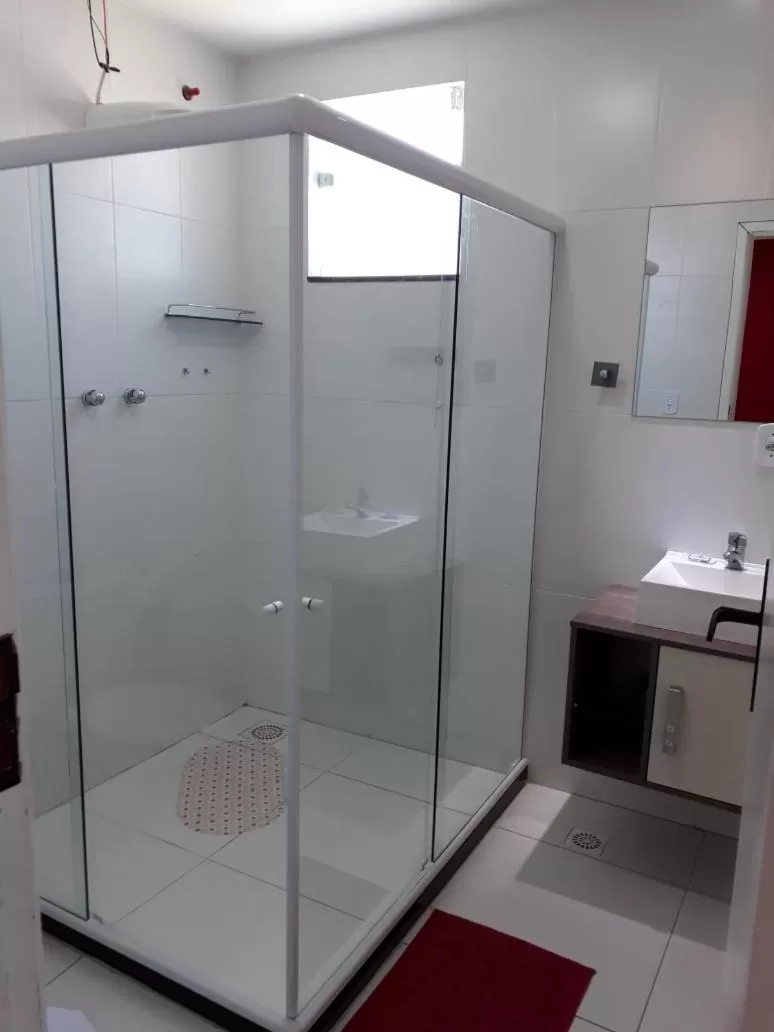 Bathroom in Trevo De Arraial pousada em cabo frio