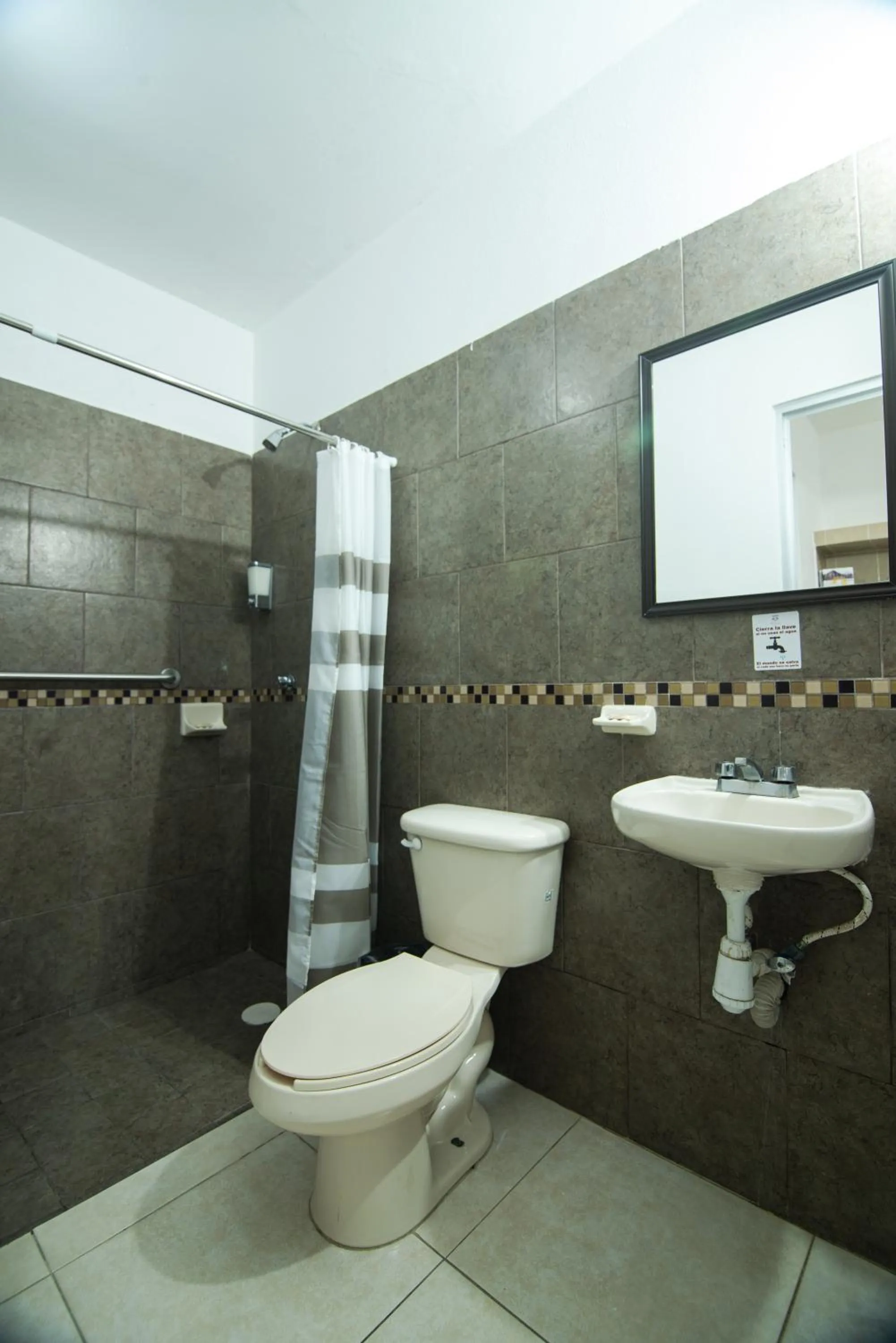 Bathroom in El Rincon de Los Angeles