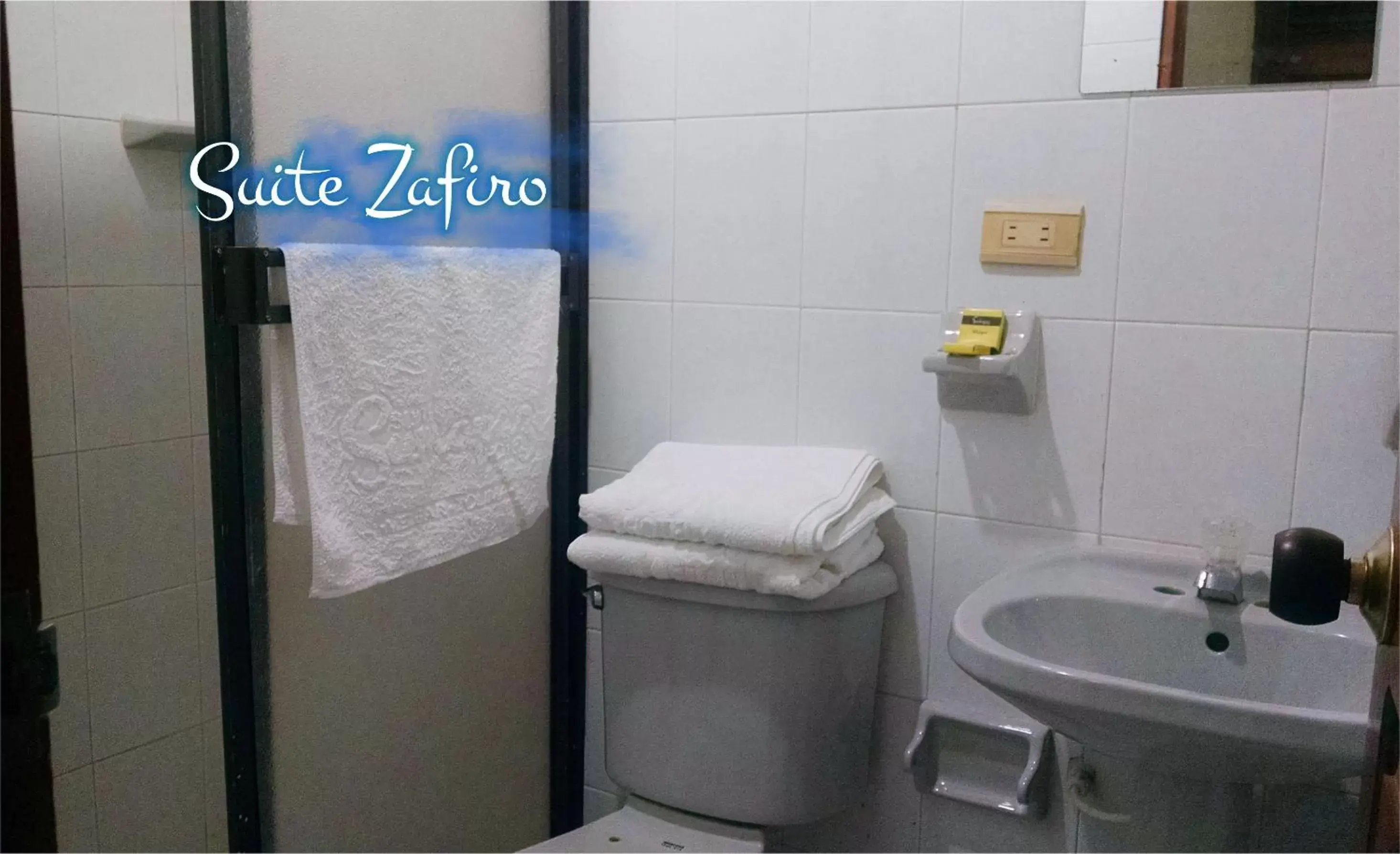 Economic Double Room with Fan in Suite Sumapaz Hotel Economic Double Room with Fan in Suite Sumapaz Hotel