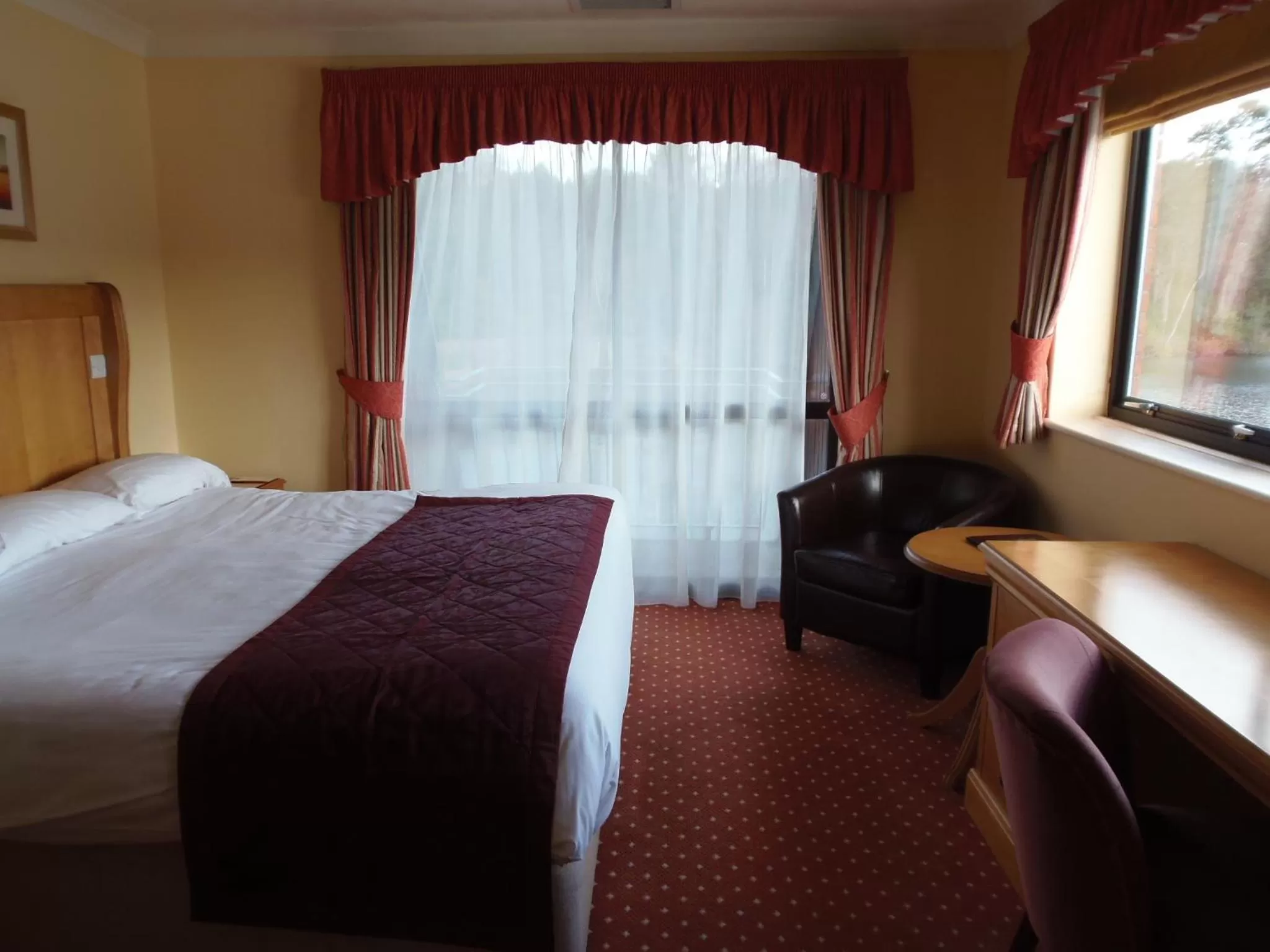 Photo of the whole room, Bed in Lakeside International Hotel