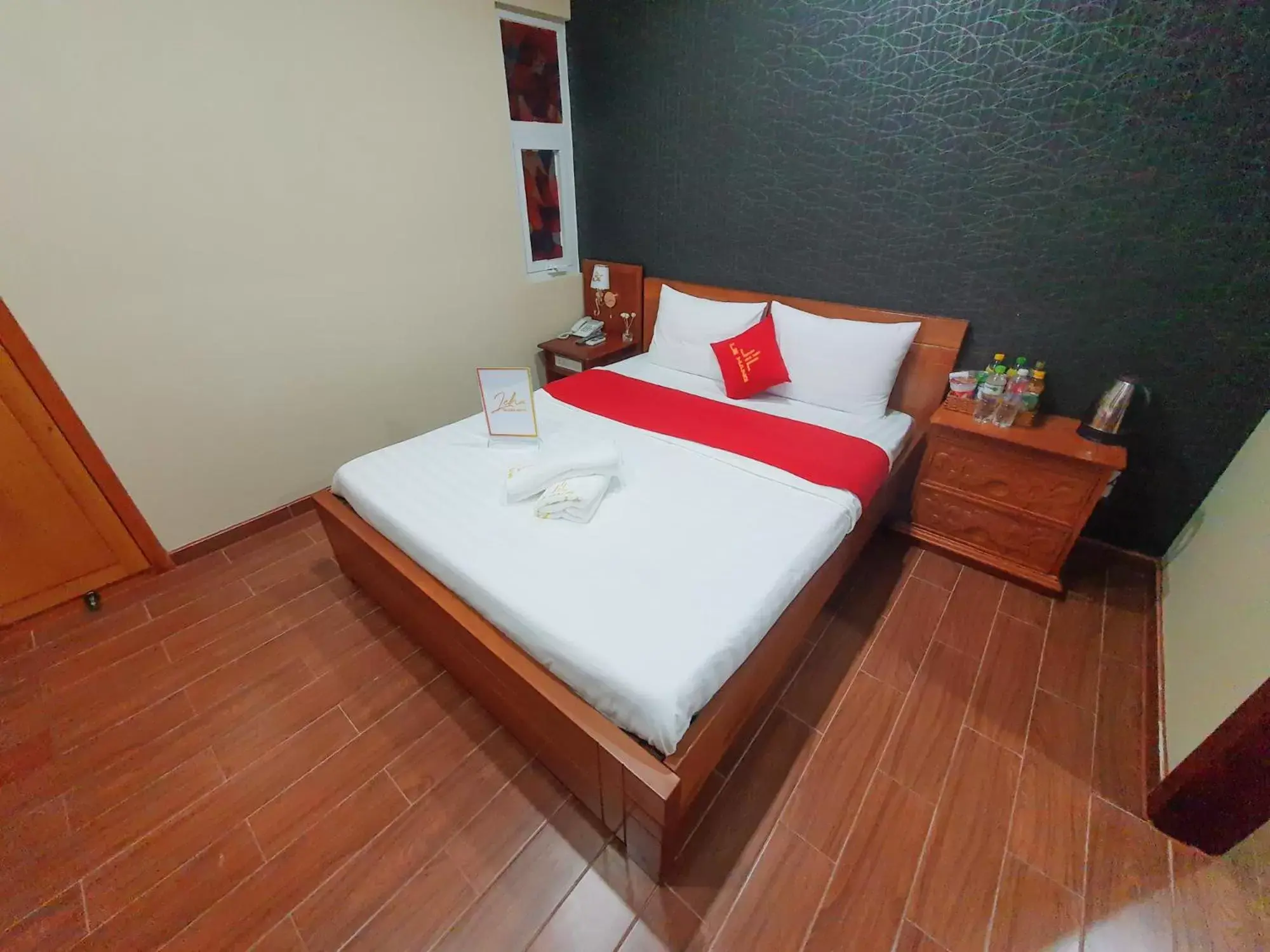 Standard King Room in LEHA Saigon Hotel Airport Standard King Room in LEHA Saigon Hotel Airport